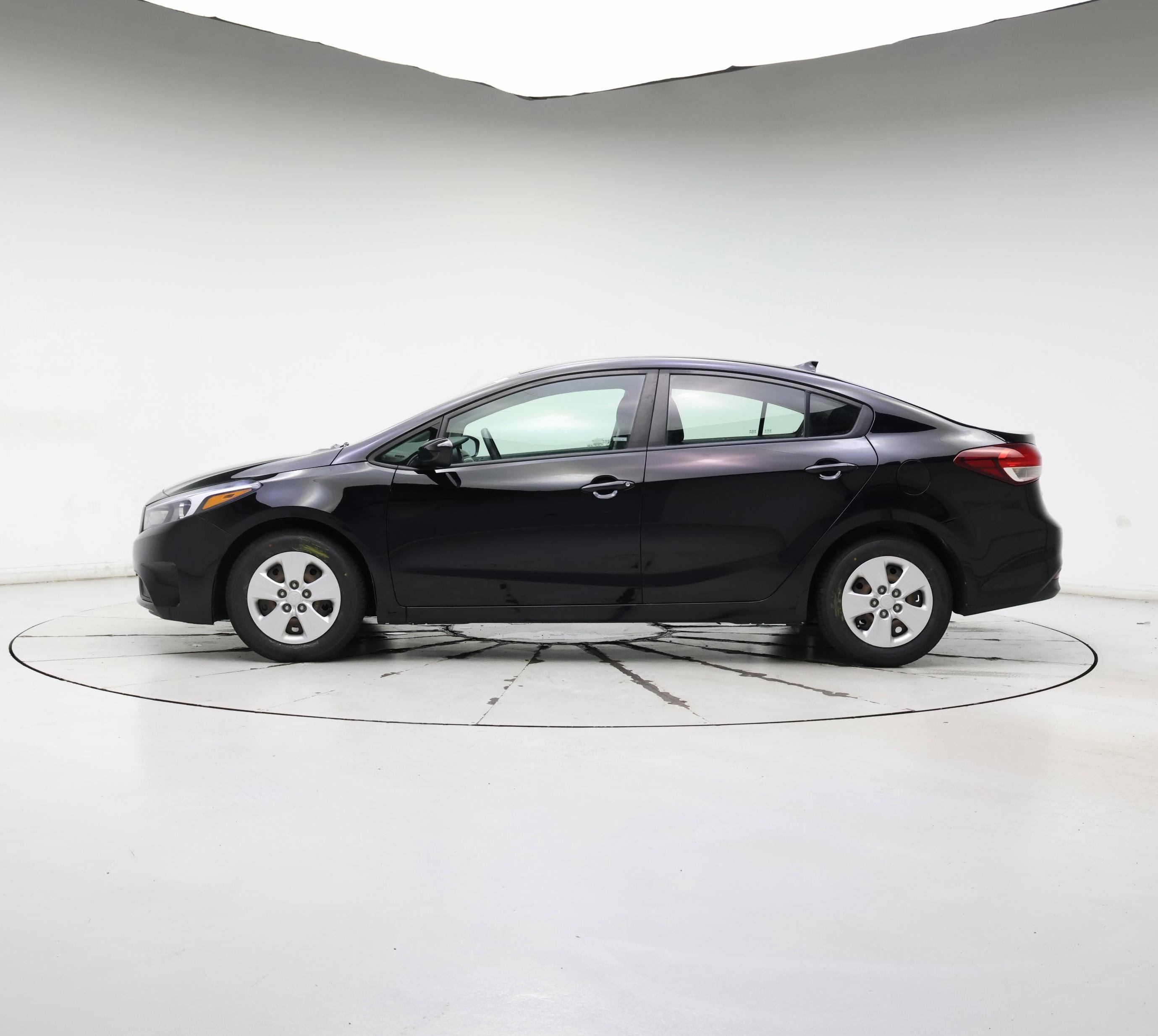 Thumbnail: 2018 Kia Forte - 3