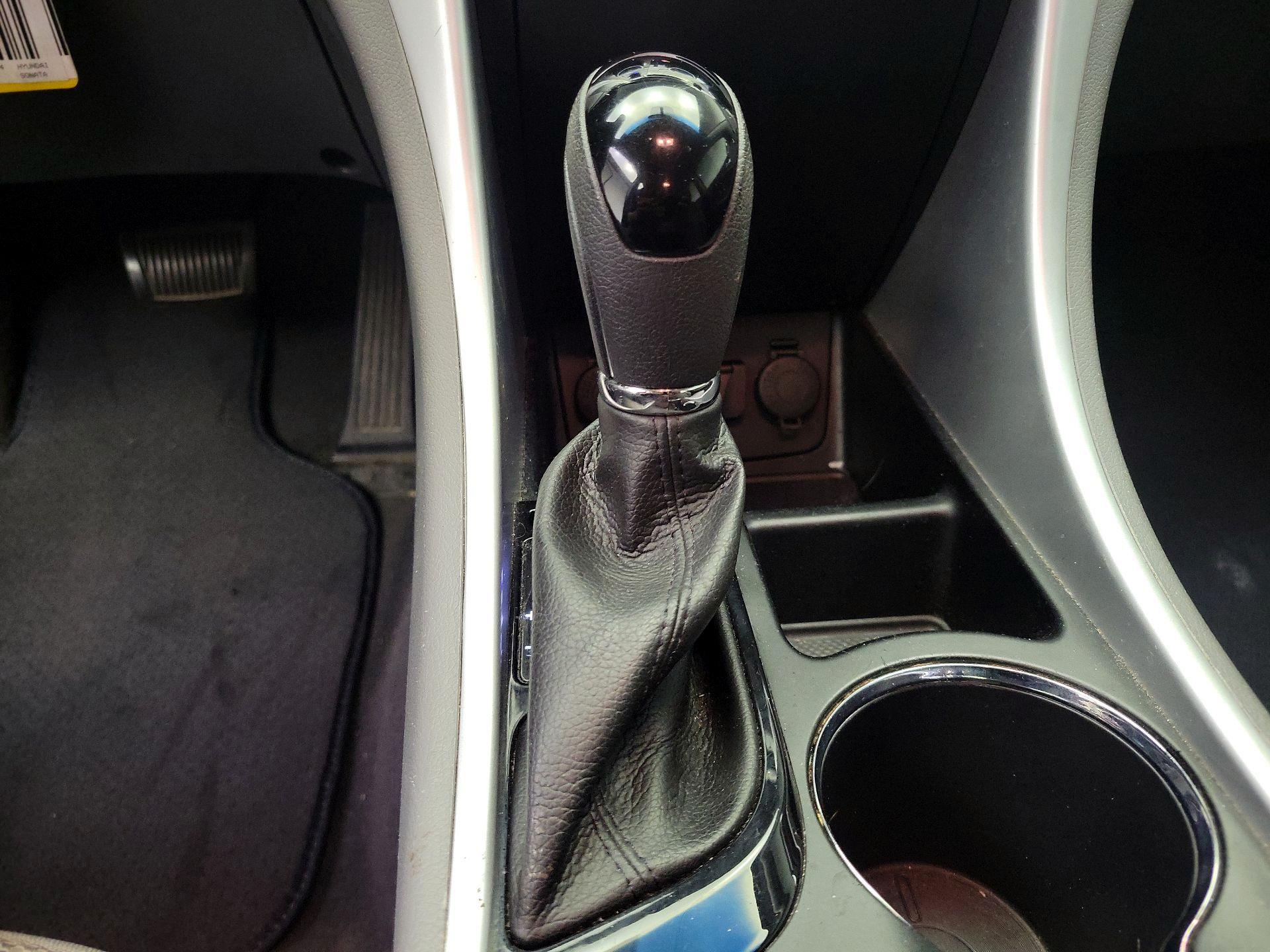 Thumbnail: 2014 Hyundai Sonata - 15