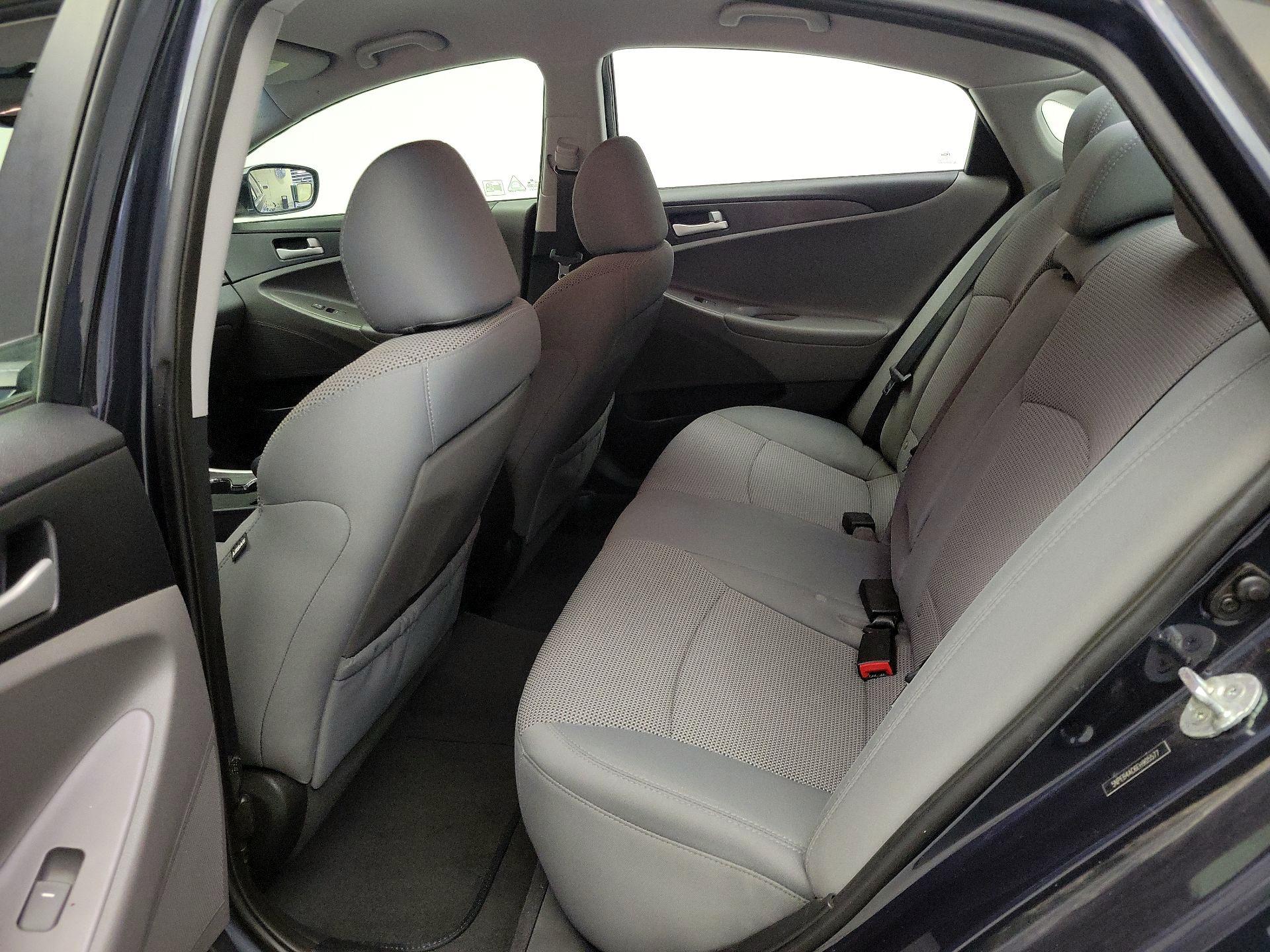 Thumbnail: 2014 Hyundai Sonata - 17