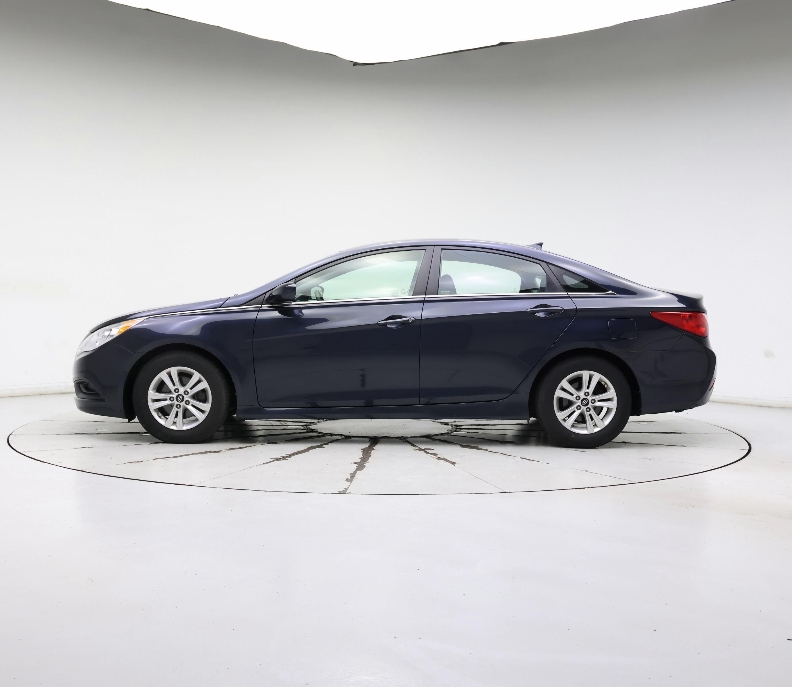 Thumbnail: 2014 Hyundai Sonata - 3
