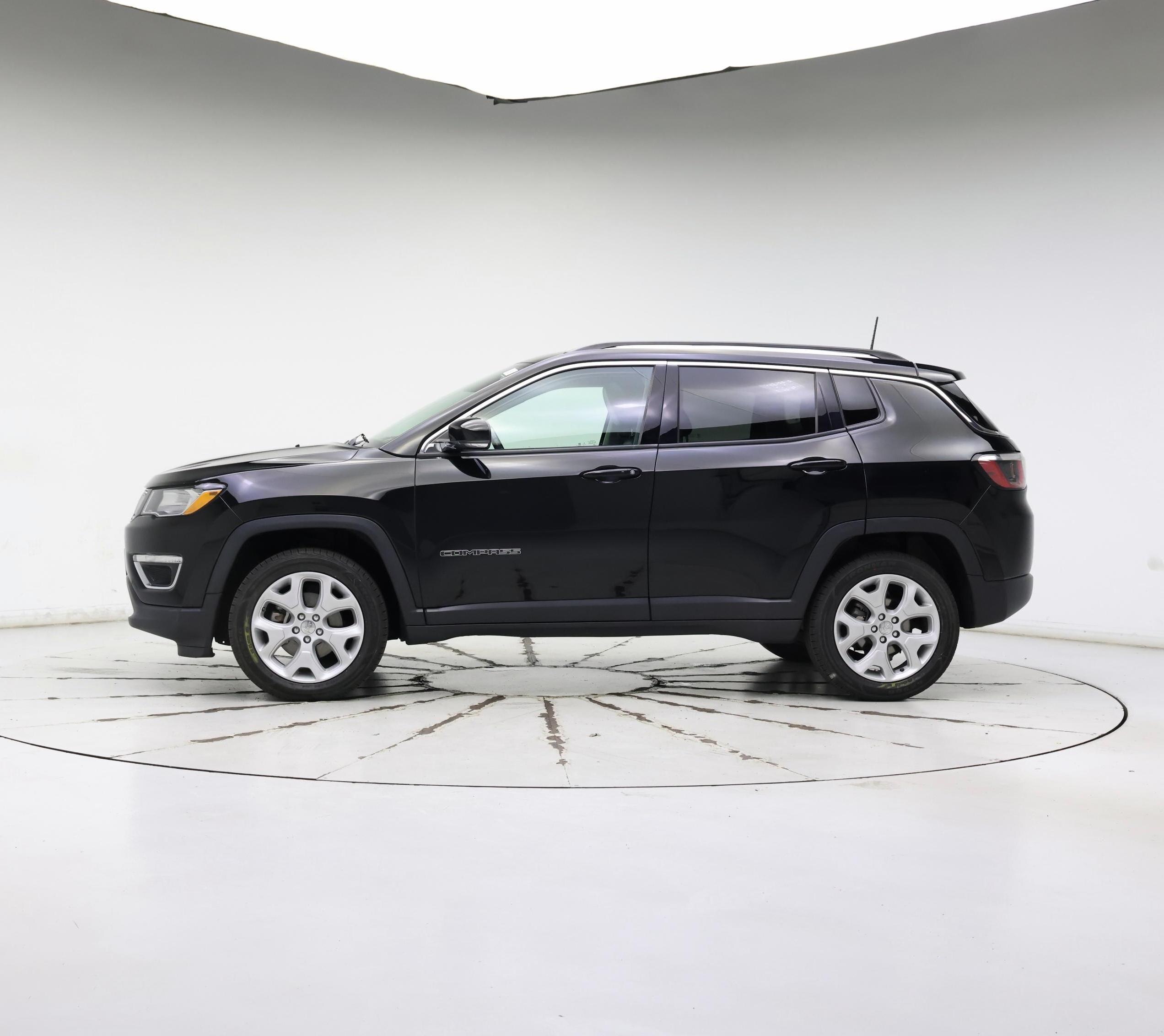 Thumbnail: 2018 Jeep Compass - 3