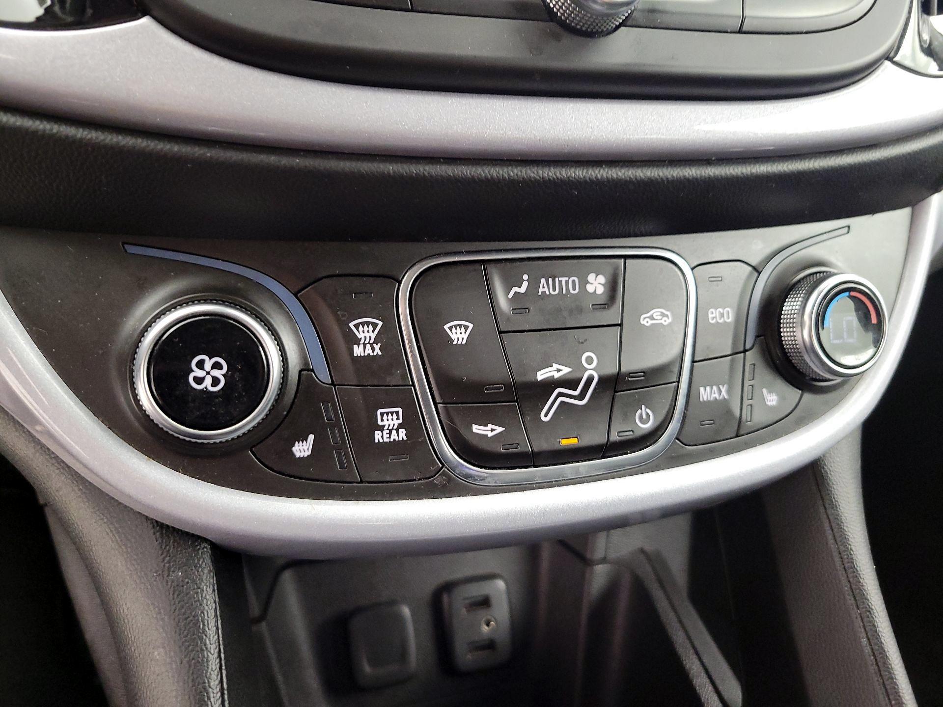 Thumbnail: 2017 Chevrolet Volt - 17