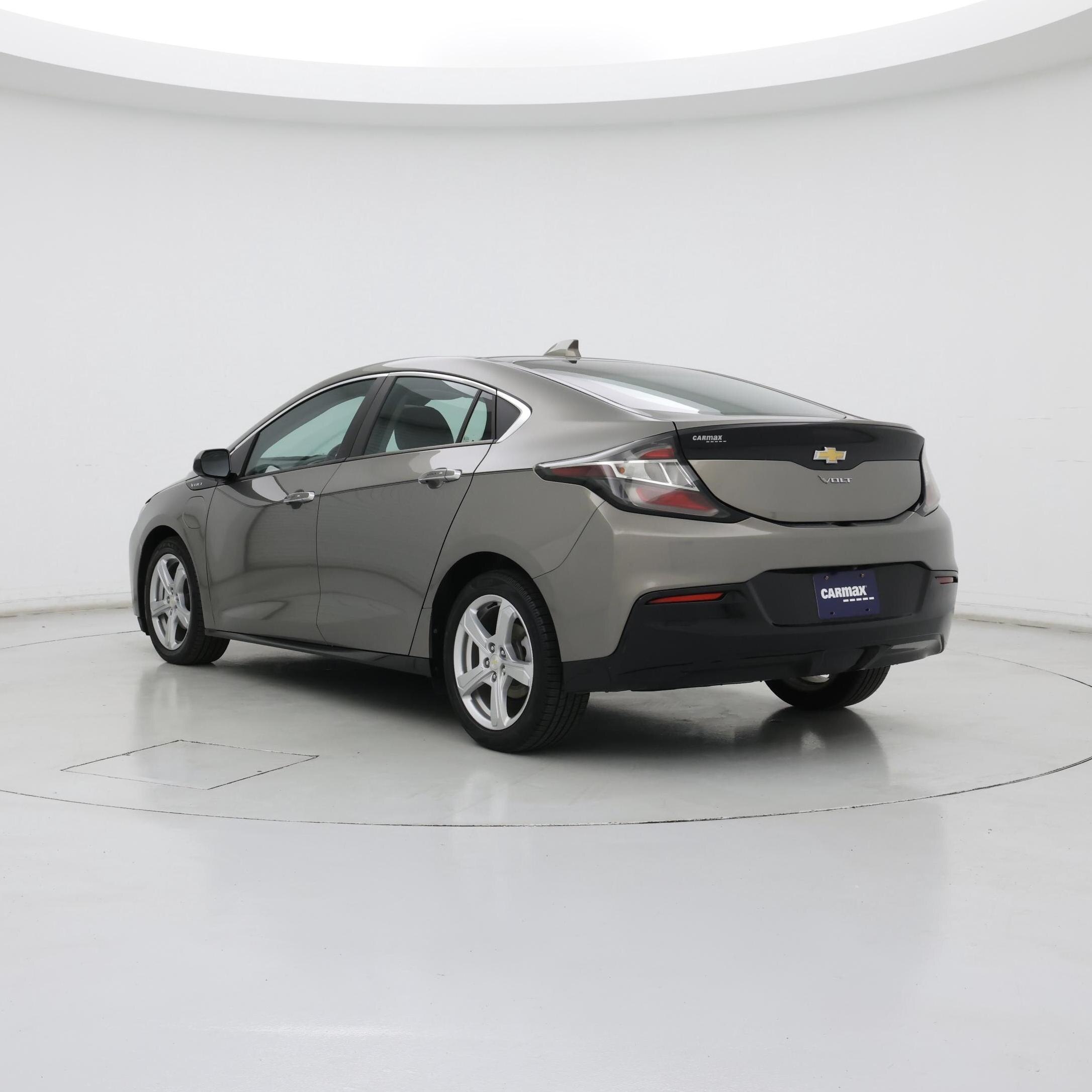 Thumbnail: 2017 Chevrolet Volt - 2