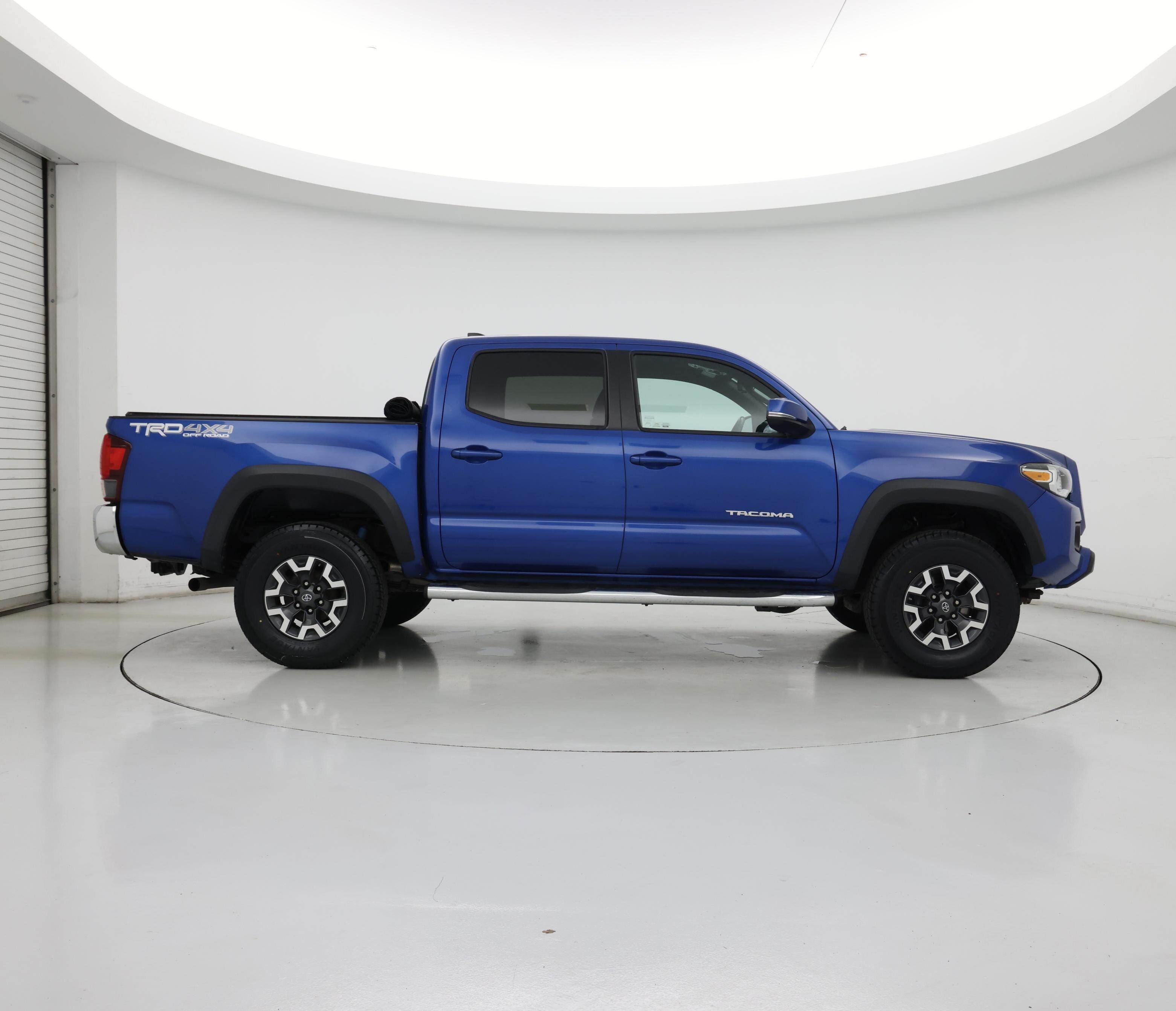 Thumbnail: 2018 Toyota Tacoma - 7