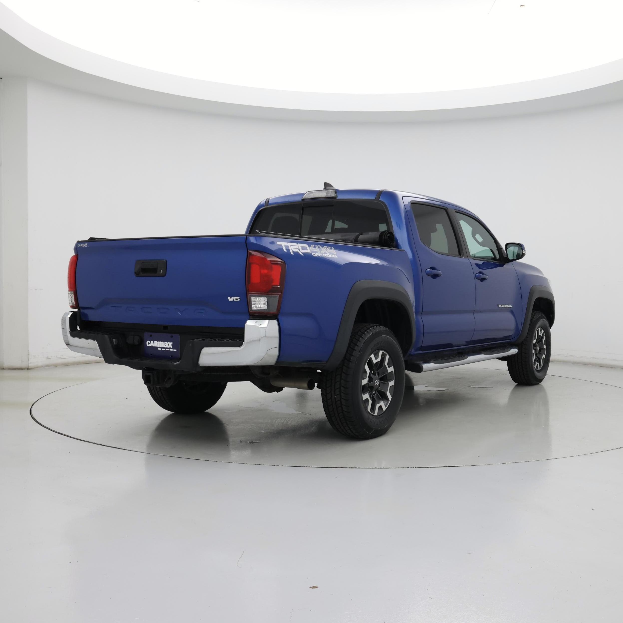 Thumbnail: 2018 Toyota Tacoma - 8