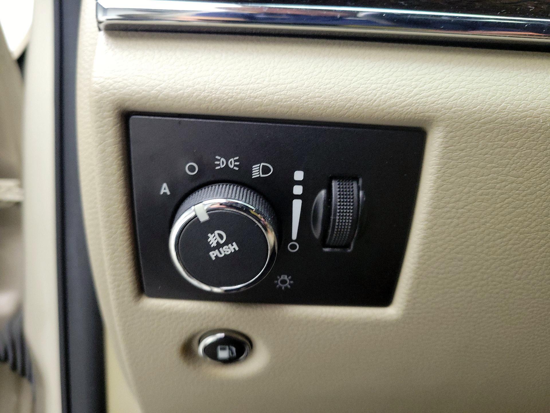 Thumbnail: 2014 Jeep Grand Cherokee - 13
