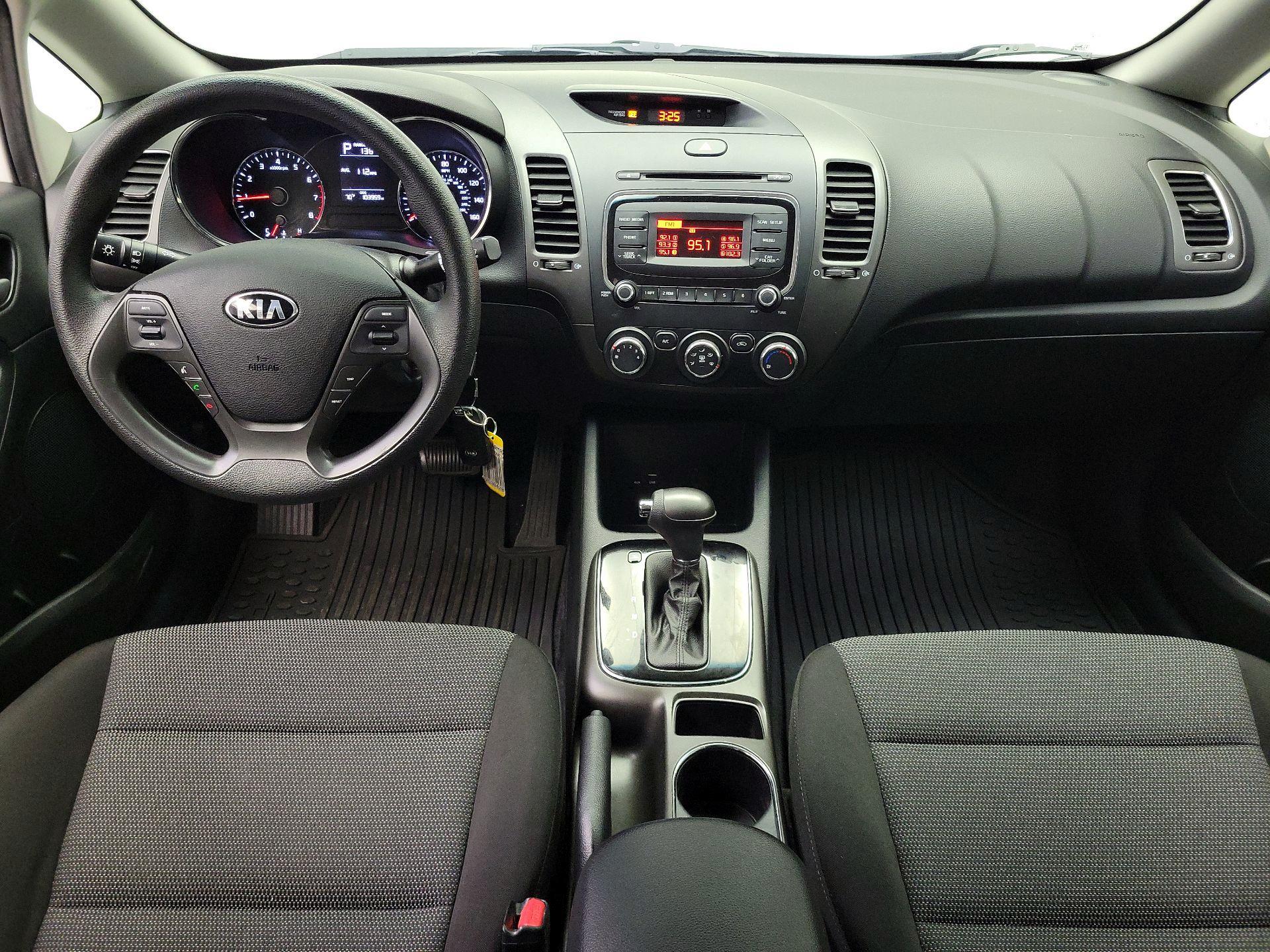 Thumbnail: 2017 Kia Forte - 9