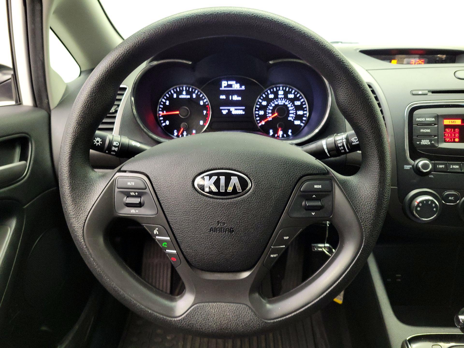 Thumbnail: 2017 Kia Forte - 10