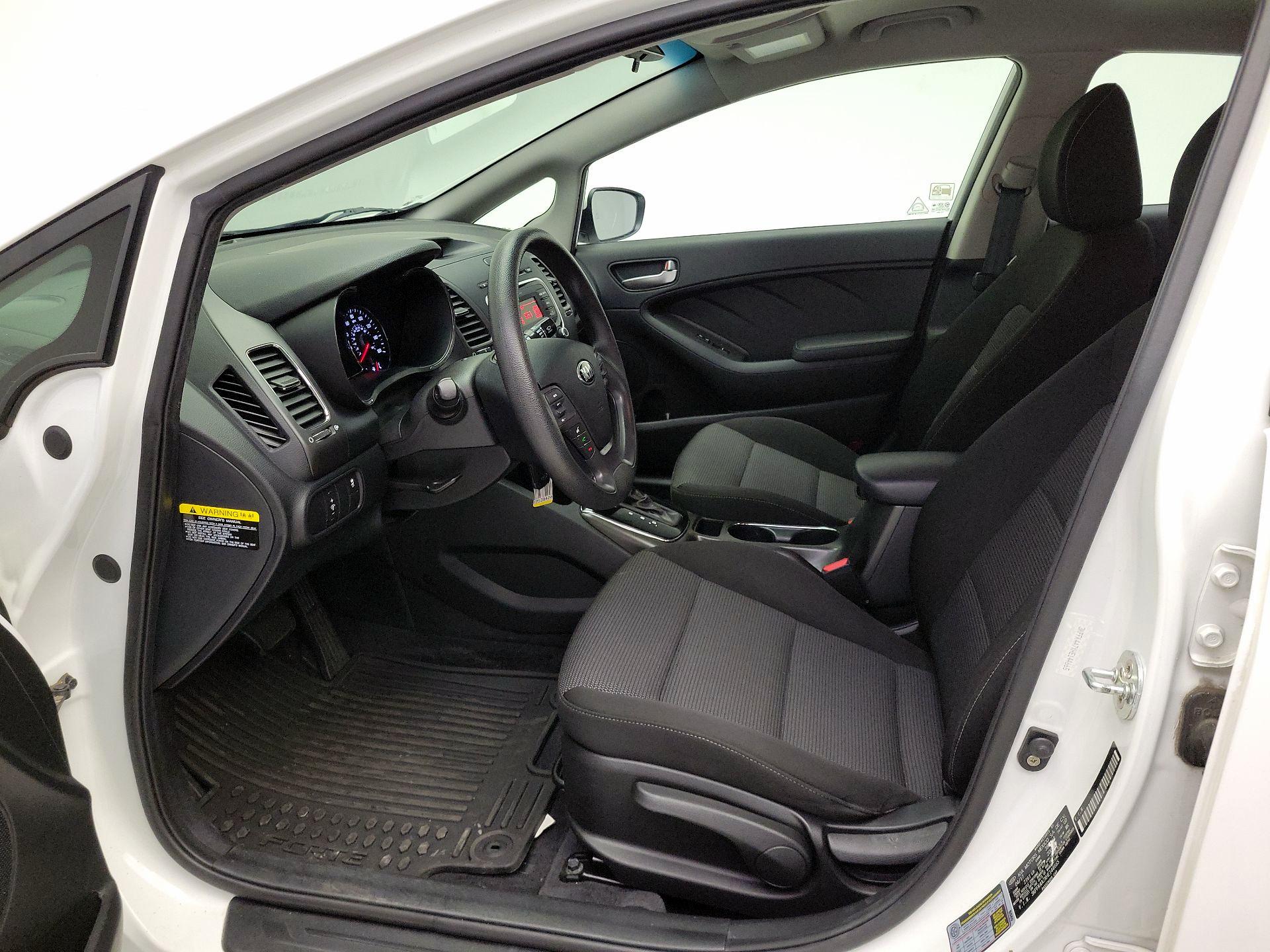 Thumbnail: 2017 Kia Forte - 11