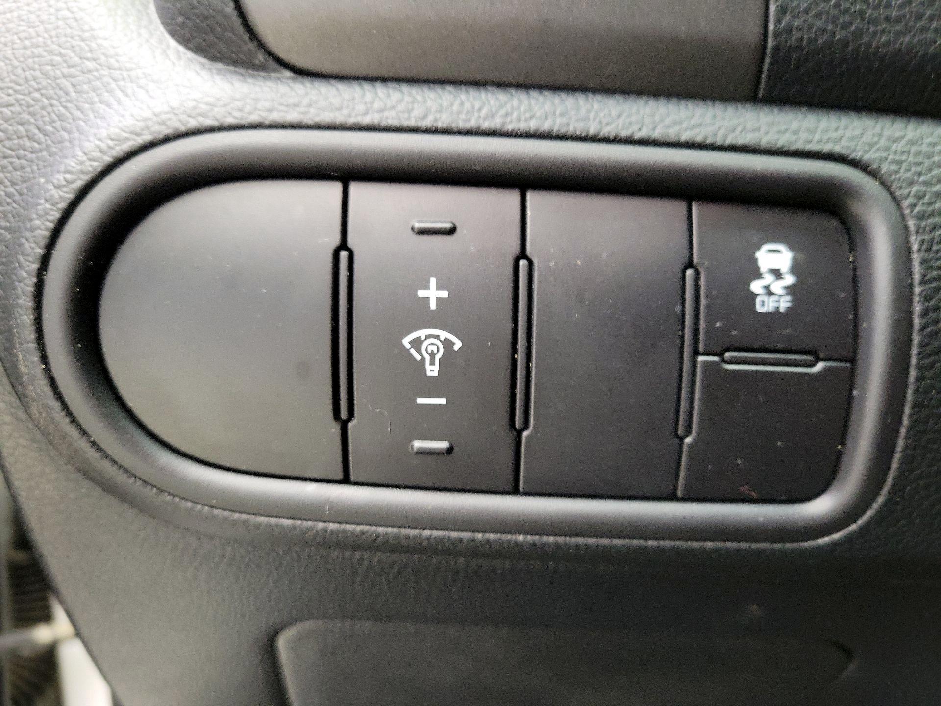 Thumbnail: 2017 Kia Forte - 13