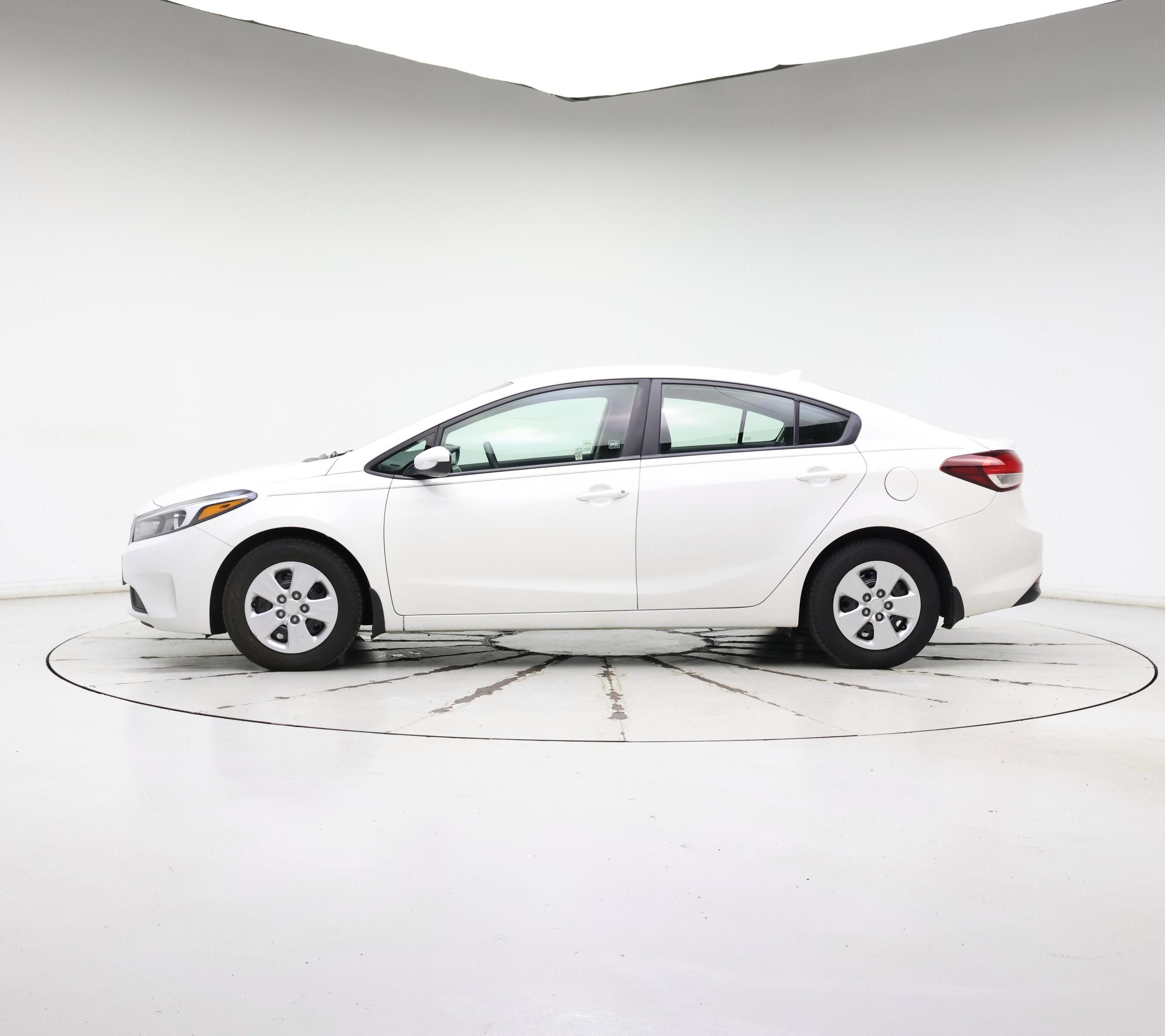 Thumbnail: 2017 Kia Forte - 3