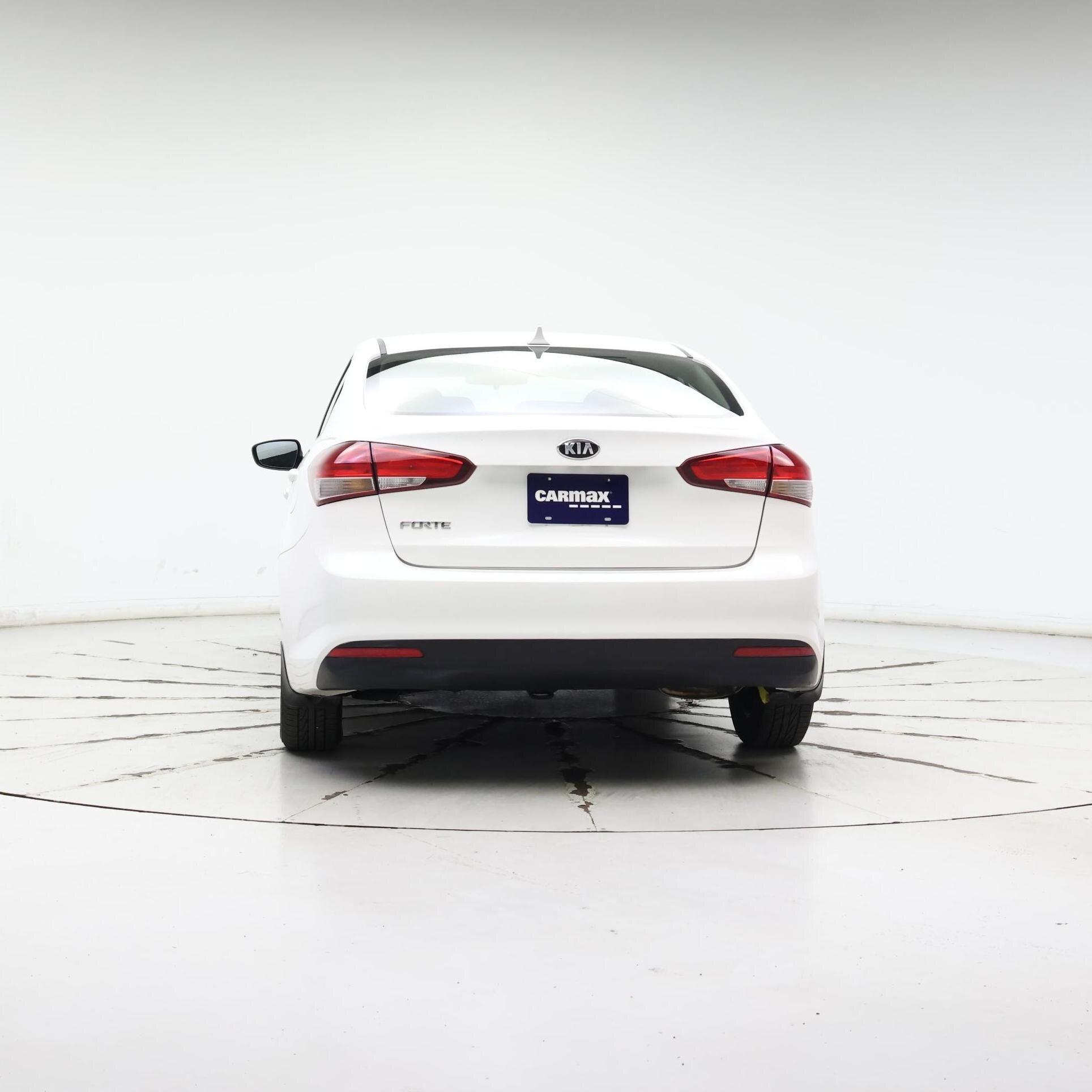 Thumbnail: 2017 Kia Forte - 6