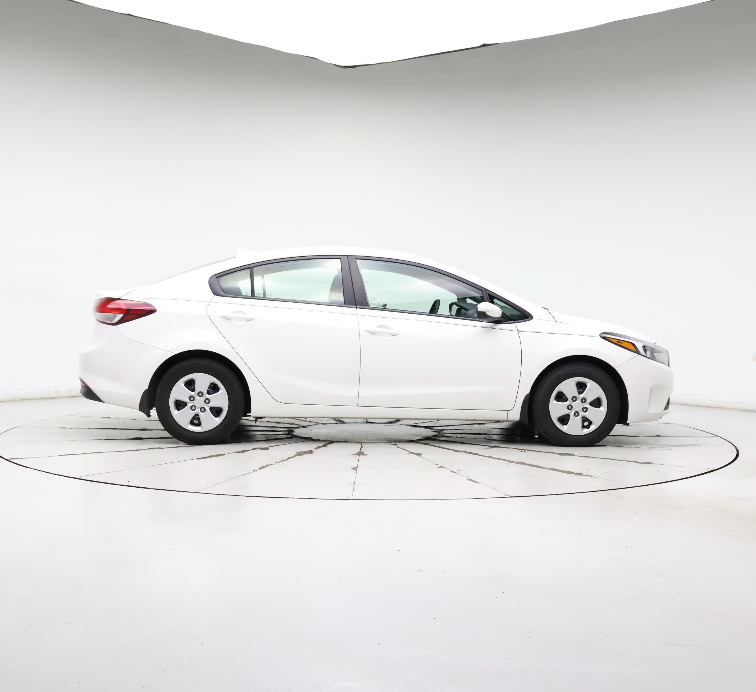 Thumbnail: 2017 Kia Forte - 7