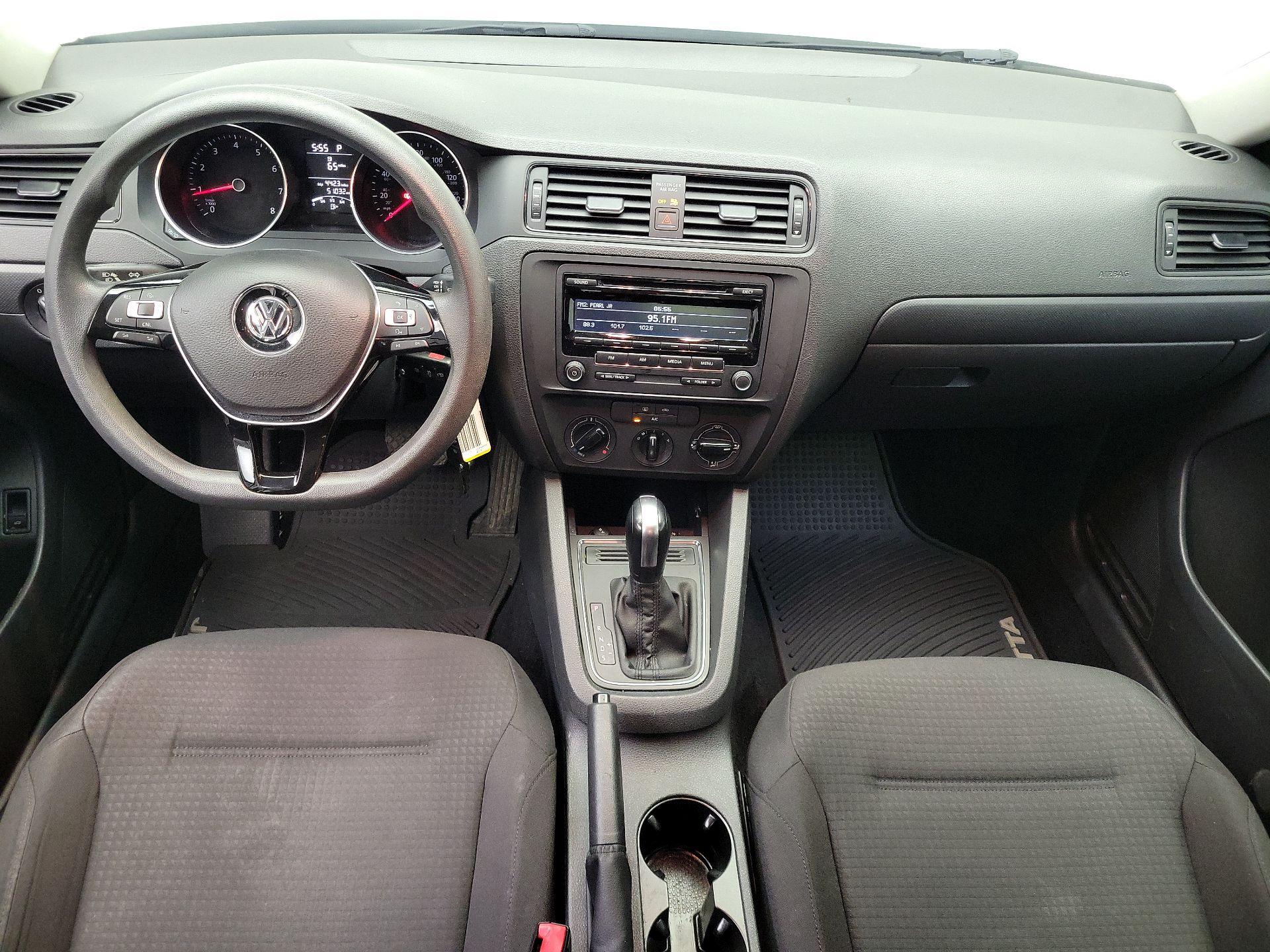 Thumbnail: 2015 Volkswagen Jetta - 9