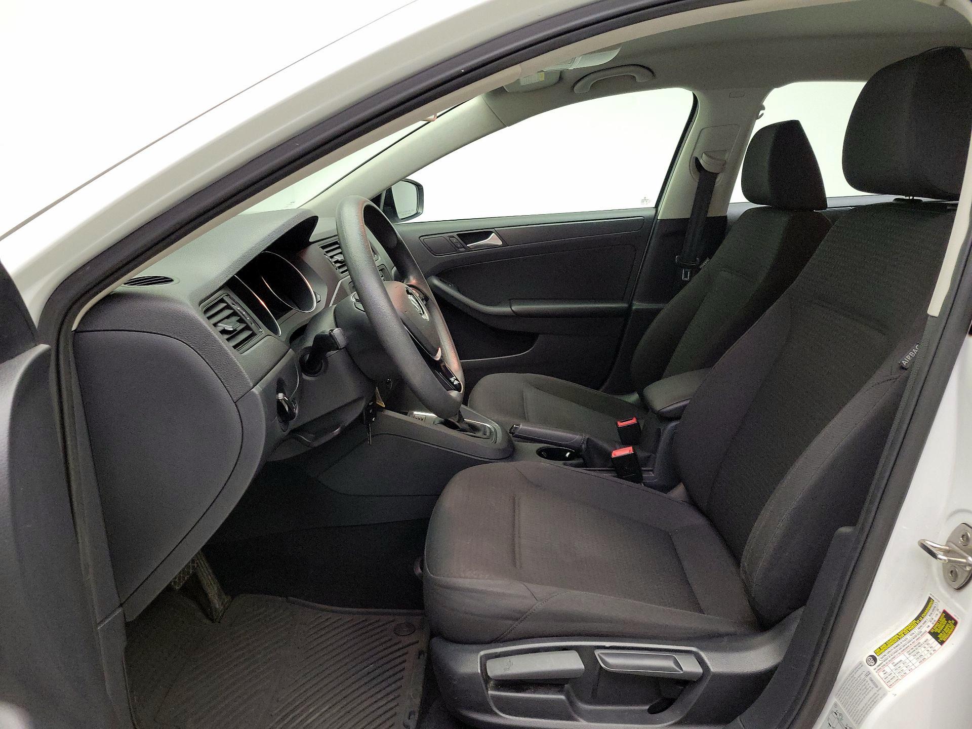 Thumbnail: 2015 Volkswagen Jetta - 11