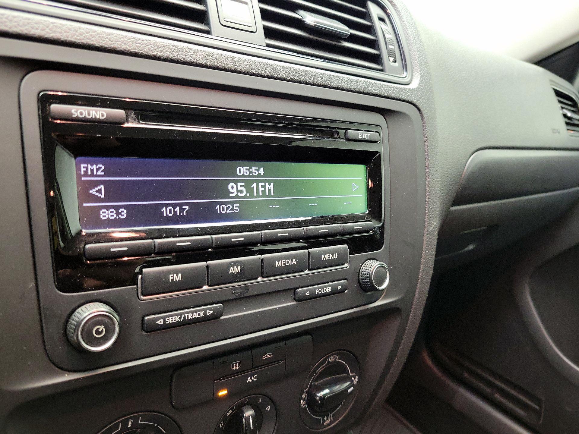 Thumbnail: 2015 Volkswagen Jetta - 14