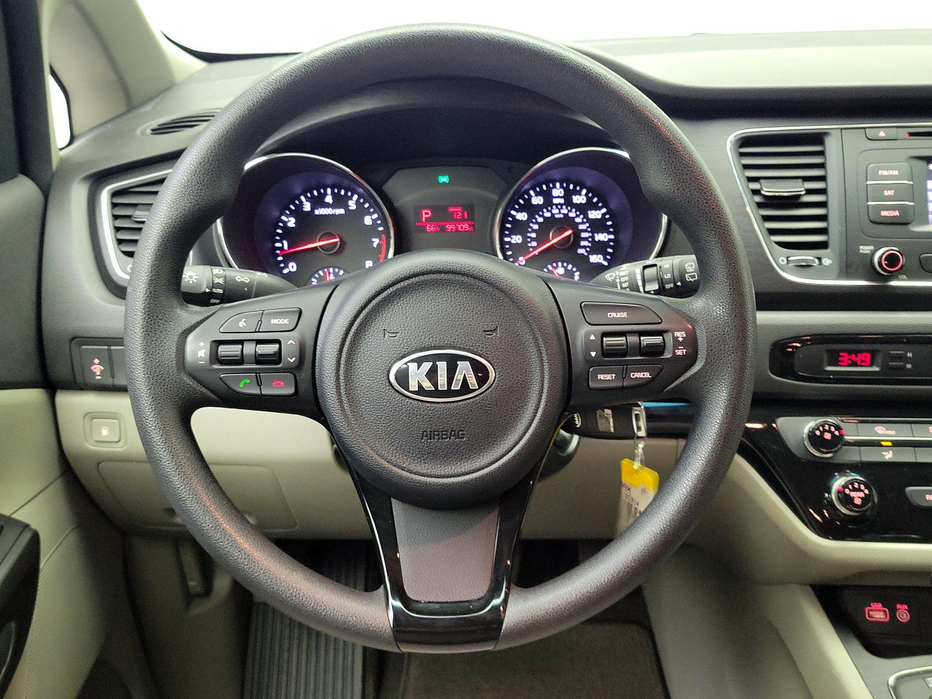Thumbnail: 2016 Kia Sedona - 10