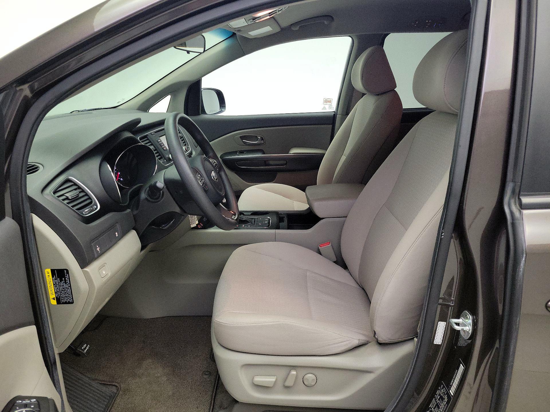 Thumbnail: 2016 Kia Sedona - 11