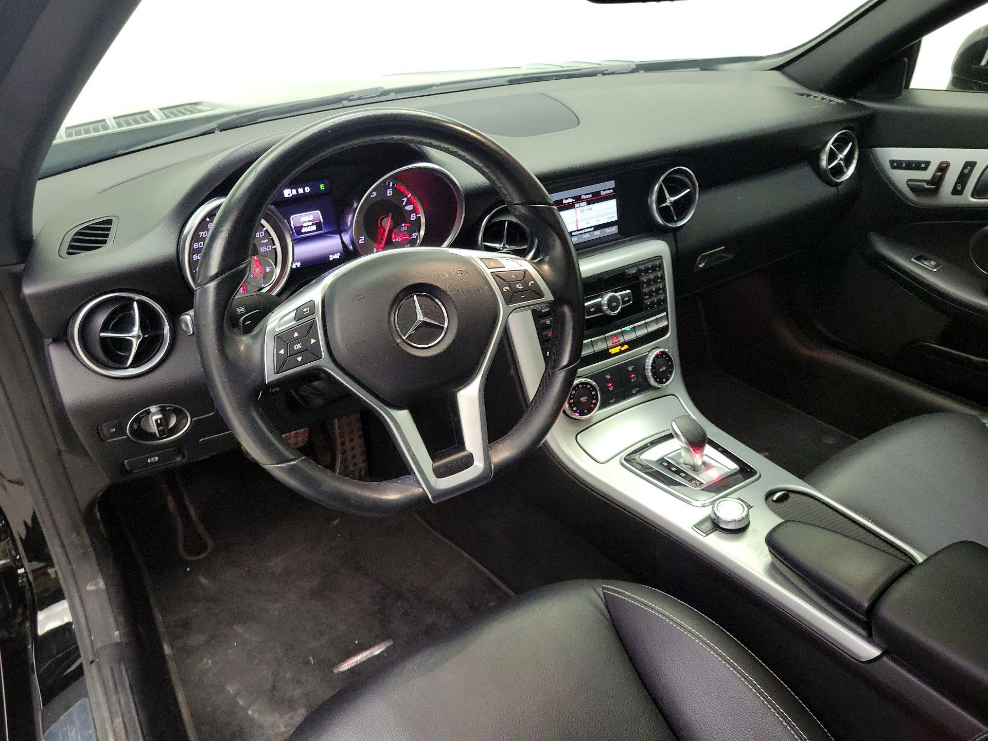 Thumbnail: 2016 Mercedes-Benz SLK - 9