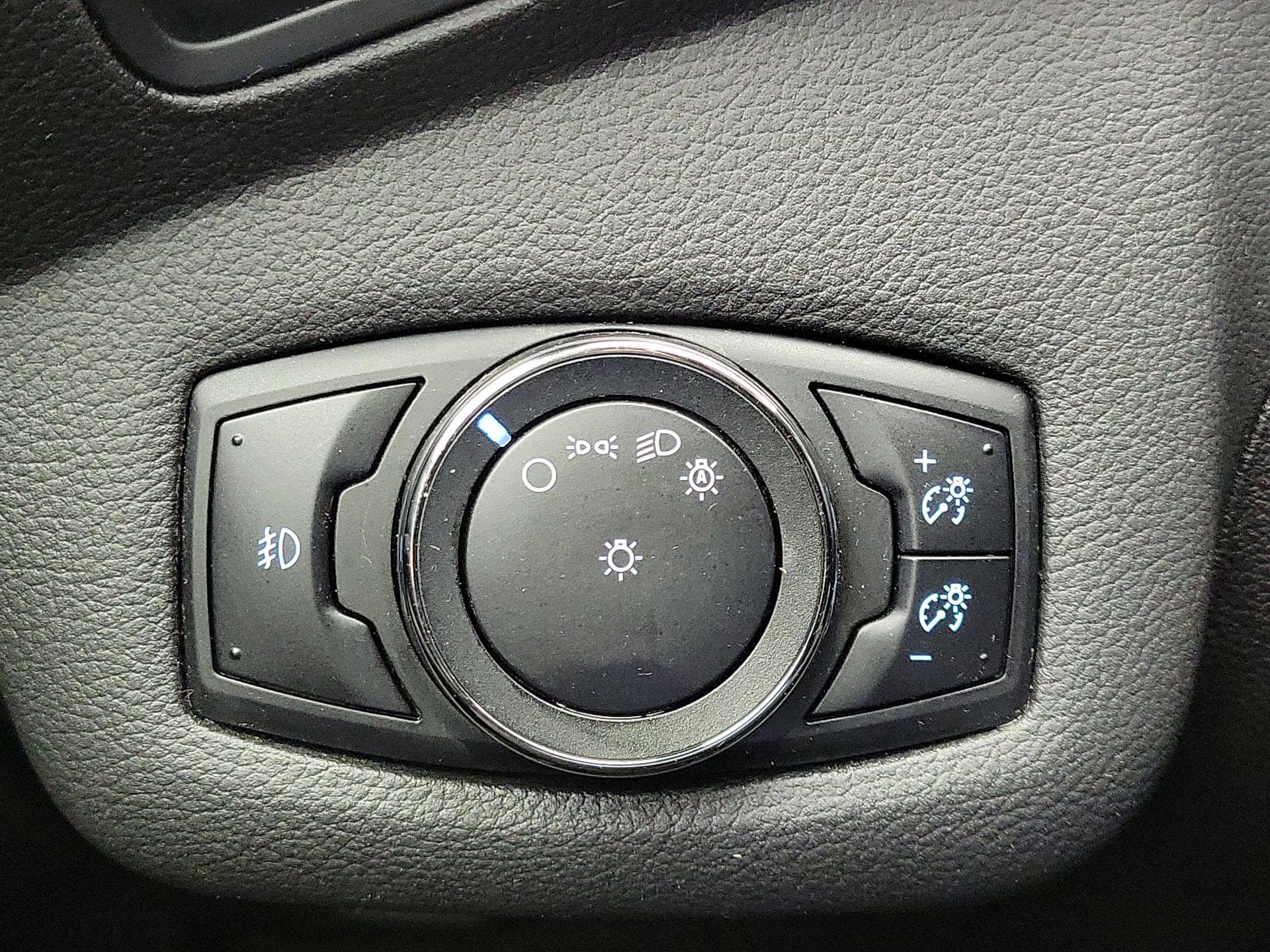 Thumbnail: 2015 Ford Escape - 13