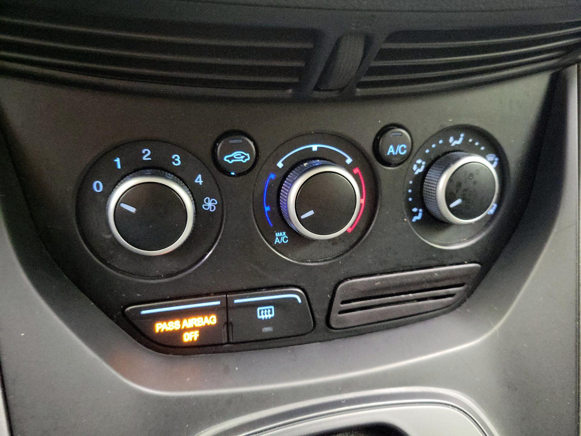 Thumbnail: 2015 Ford Escape - 16