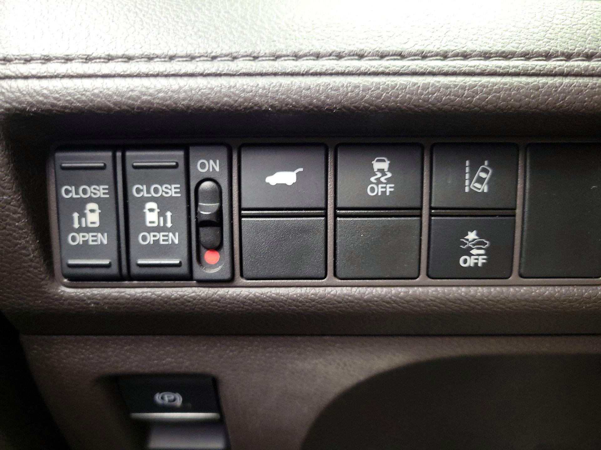 Thumbnail: 2019 Honda Odyssey - 13