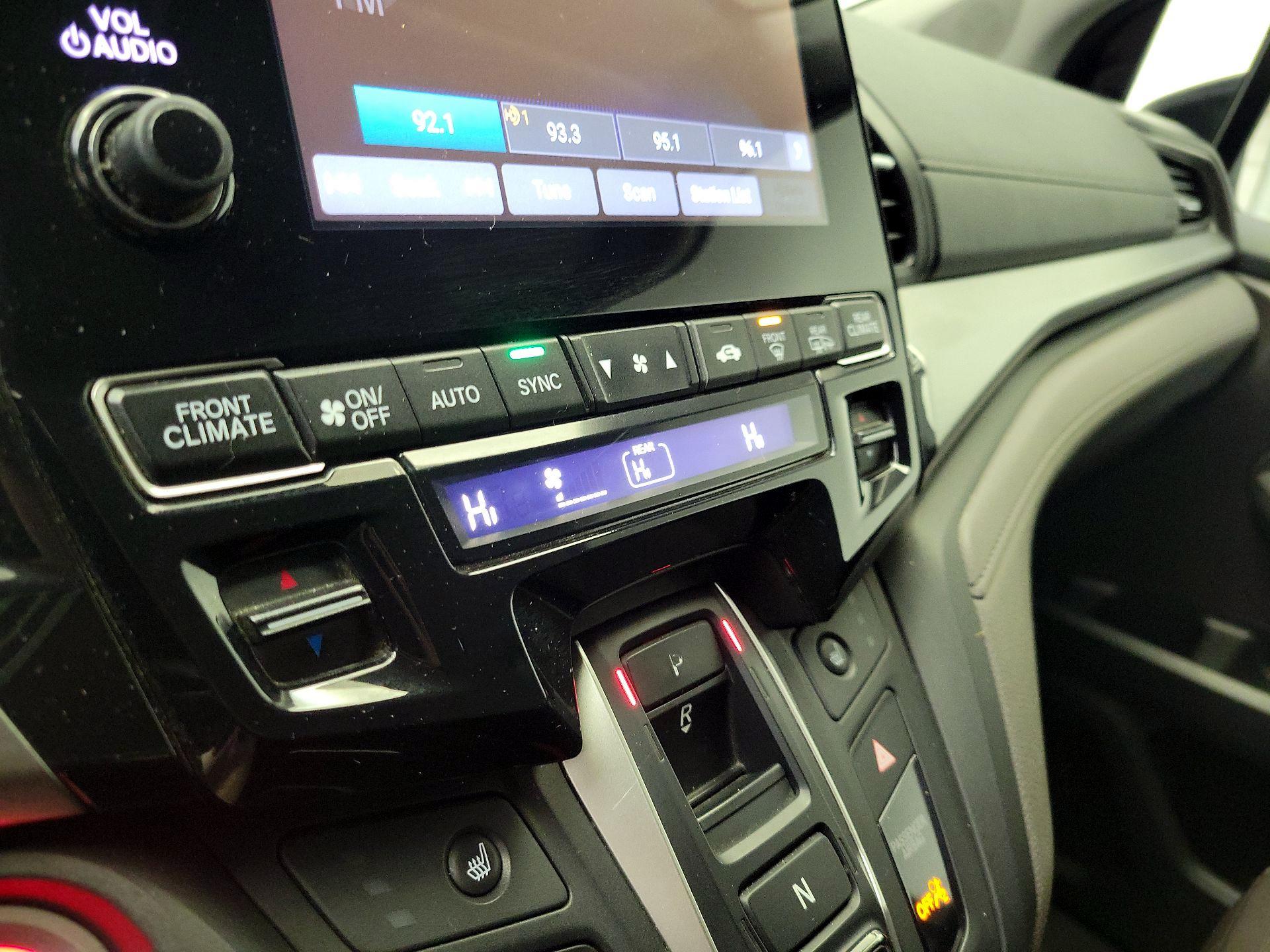 Thumbnail: 2019 Honda Odyssey - 16