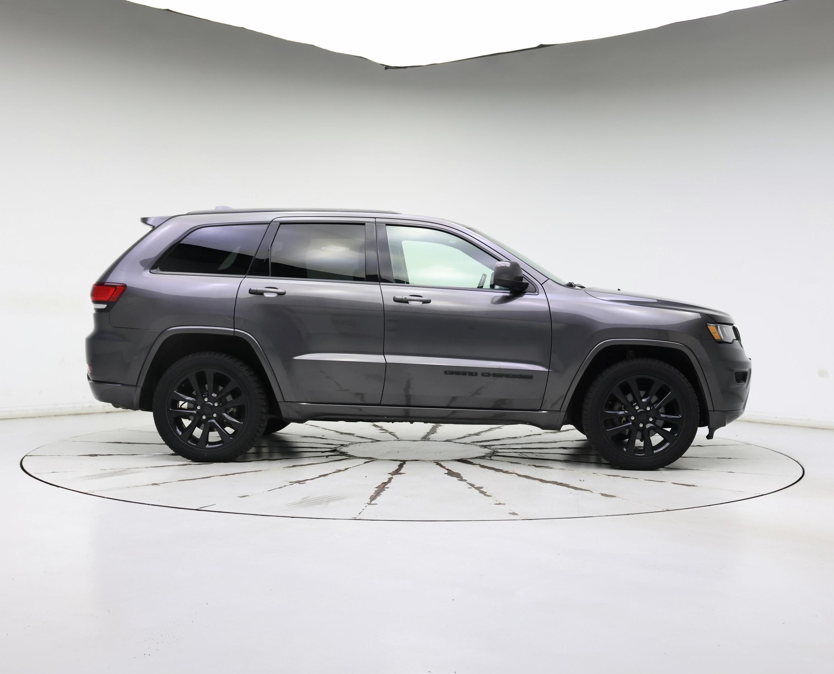 Thumbnail: 2019 Jeep Grand Cherokee - 7