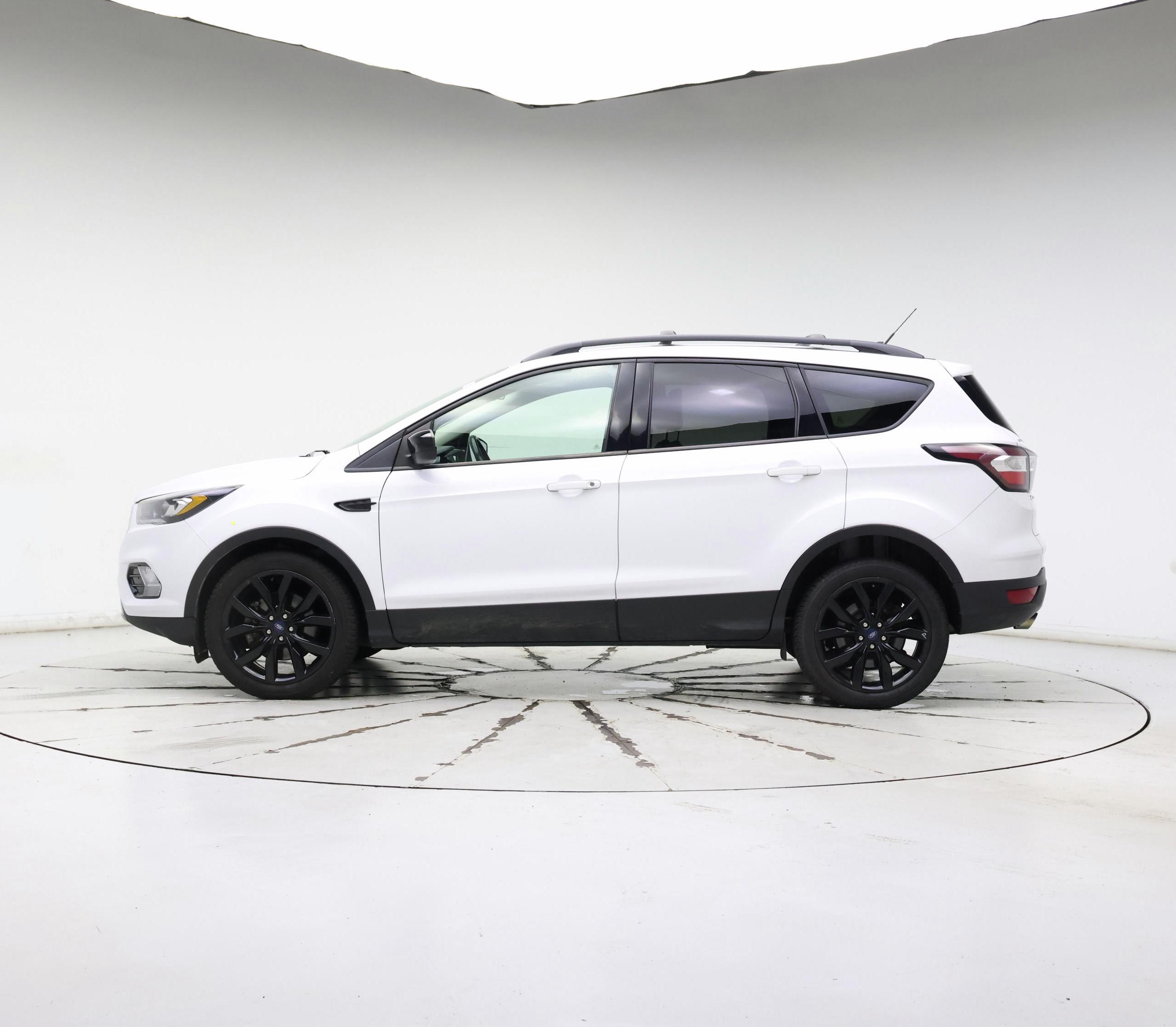 Thumbnail: 2018 Ford Escape - 3