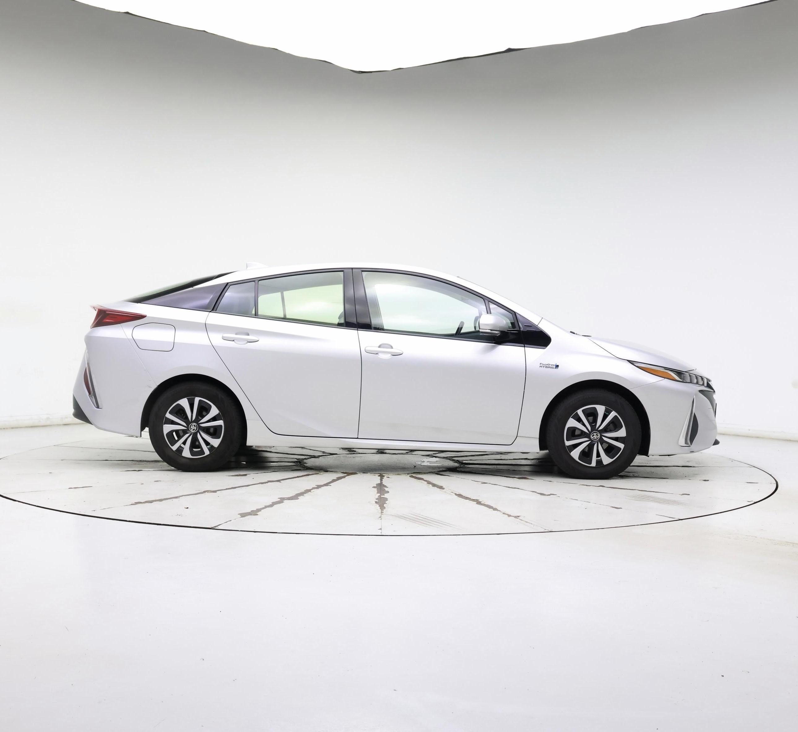 Thumbnail: 2017 Toyota Prius Prime - 7