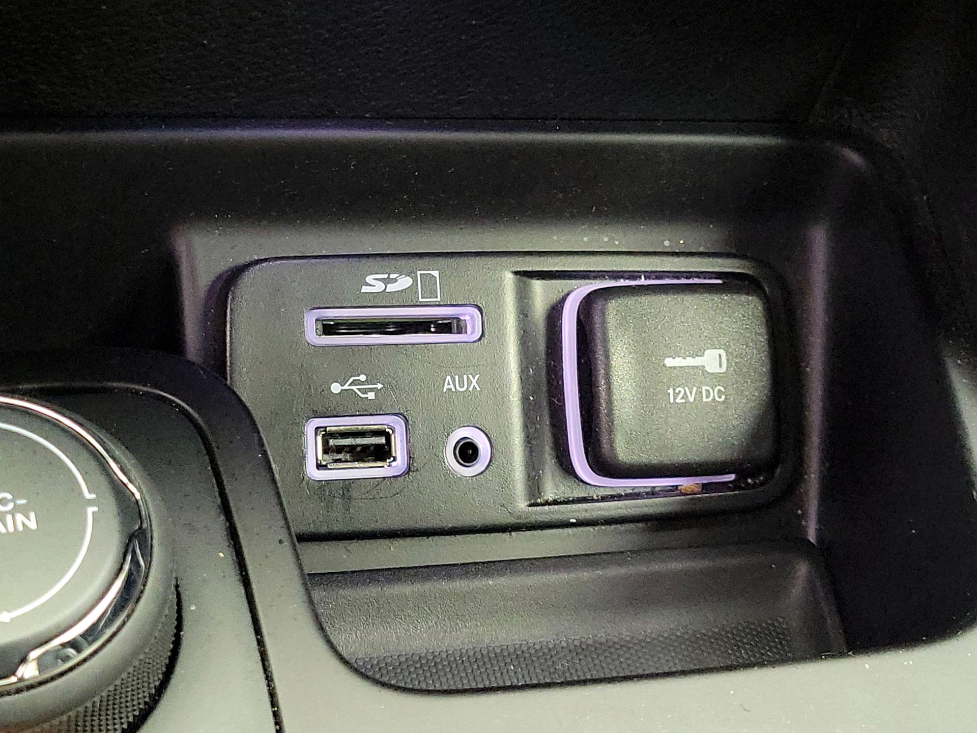 Thumbnail: 2016 Jeep Cherokee - 18