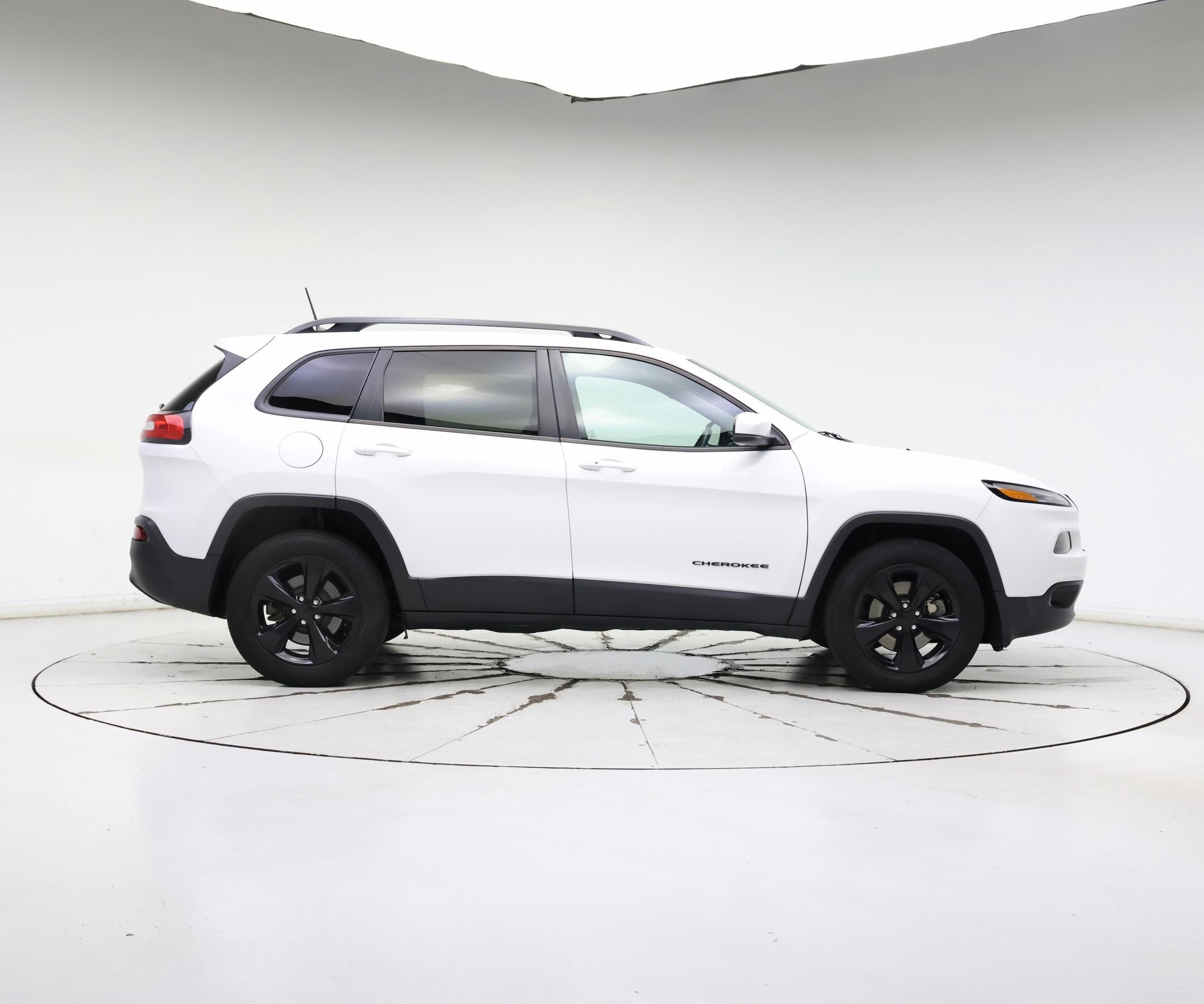Thumbnail: 2016 Jeep Cherokee - 7