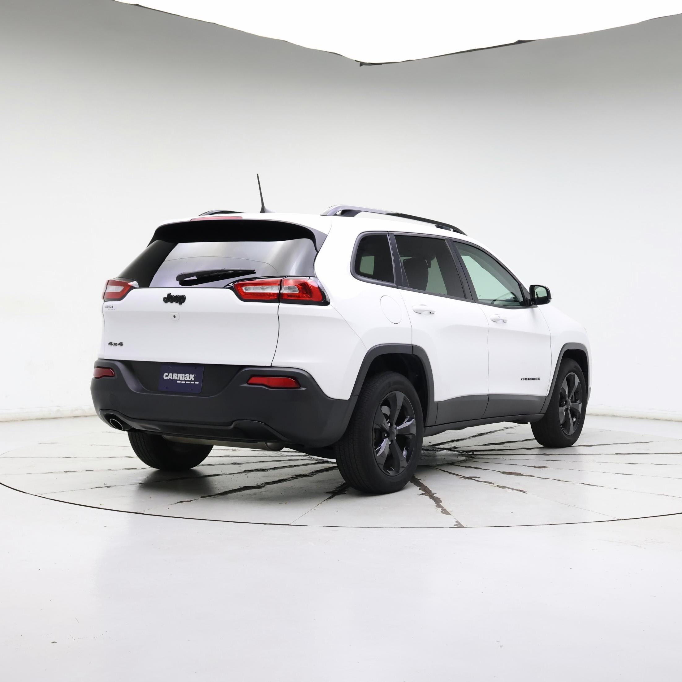Thumbnail: 2016 Jeep Cherokee - 8