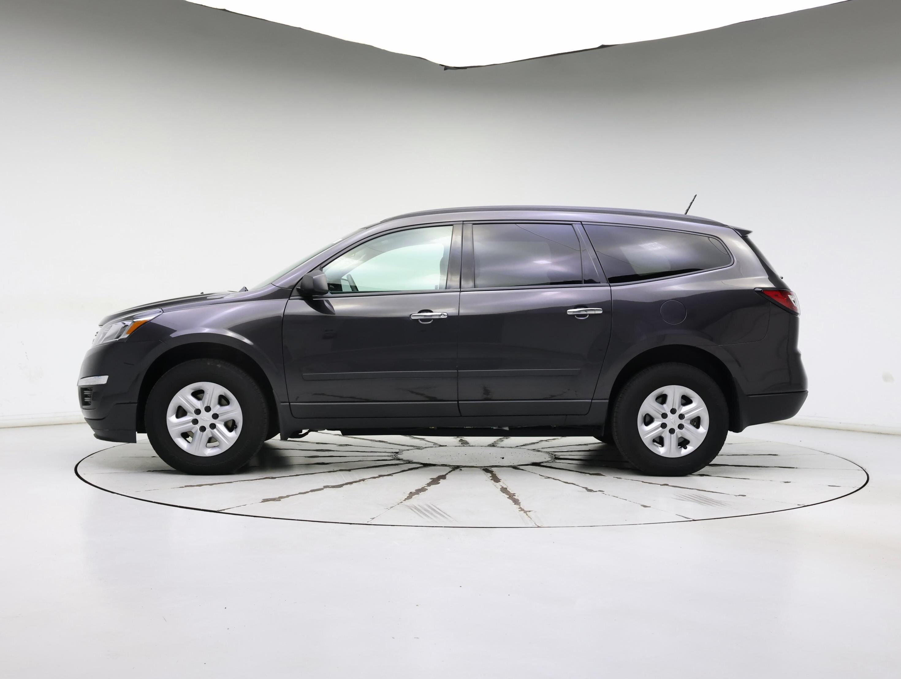 Thumbnail: 2017 Chevrolet Traverse - 3