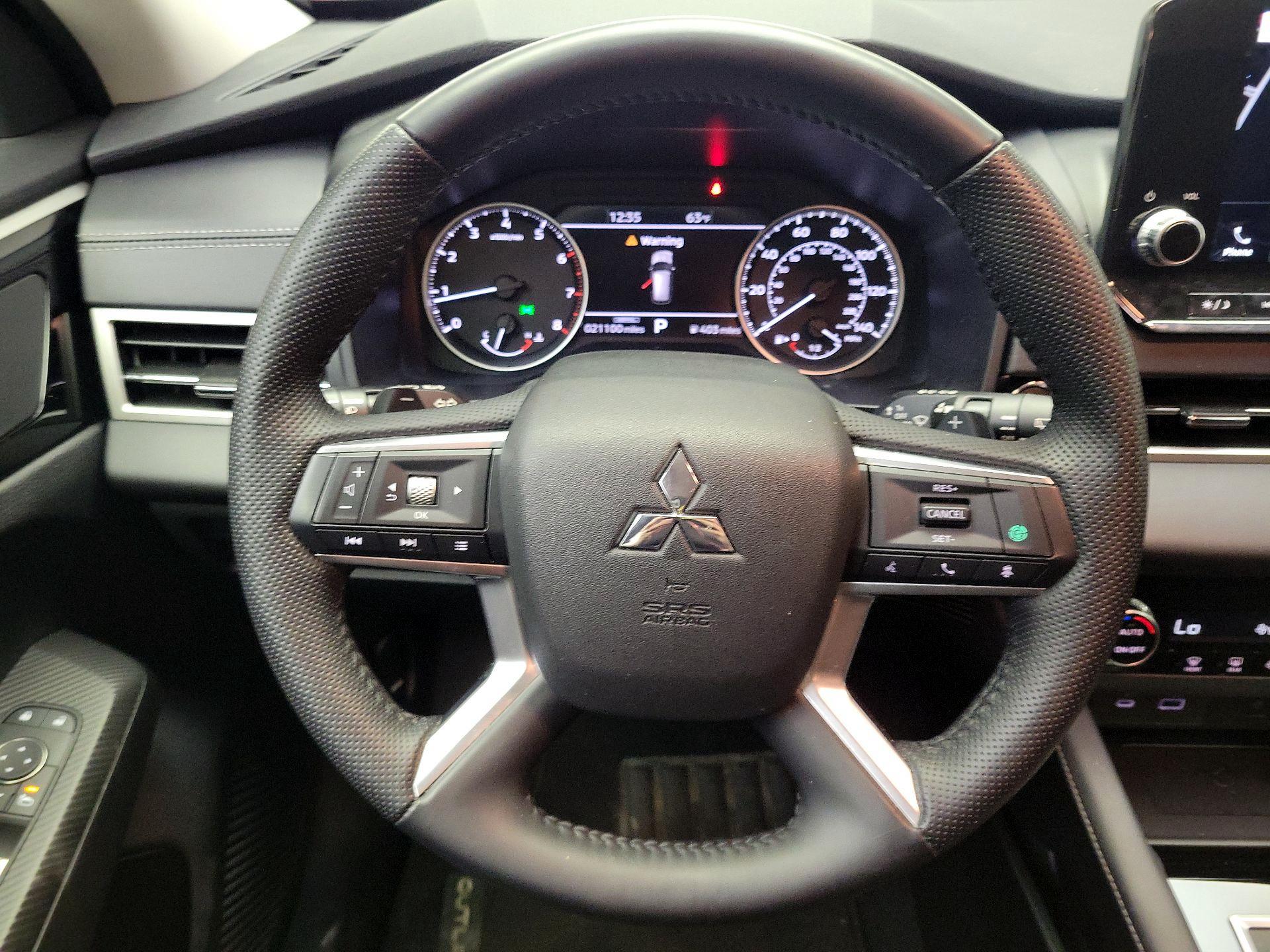 Thumbnail: 2024 Mitsubishi Outlander - 10