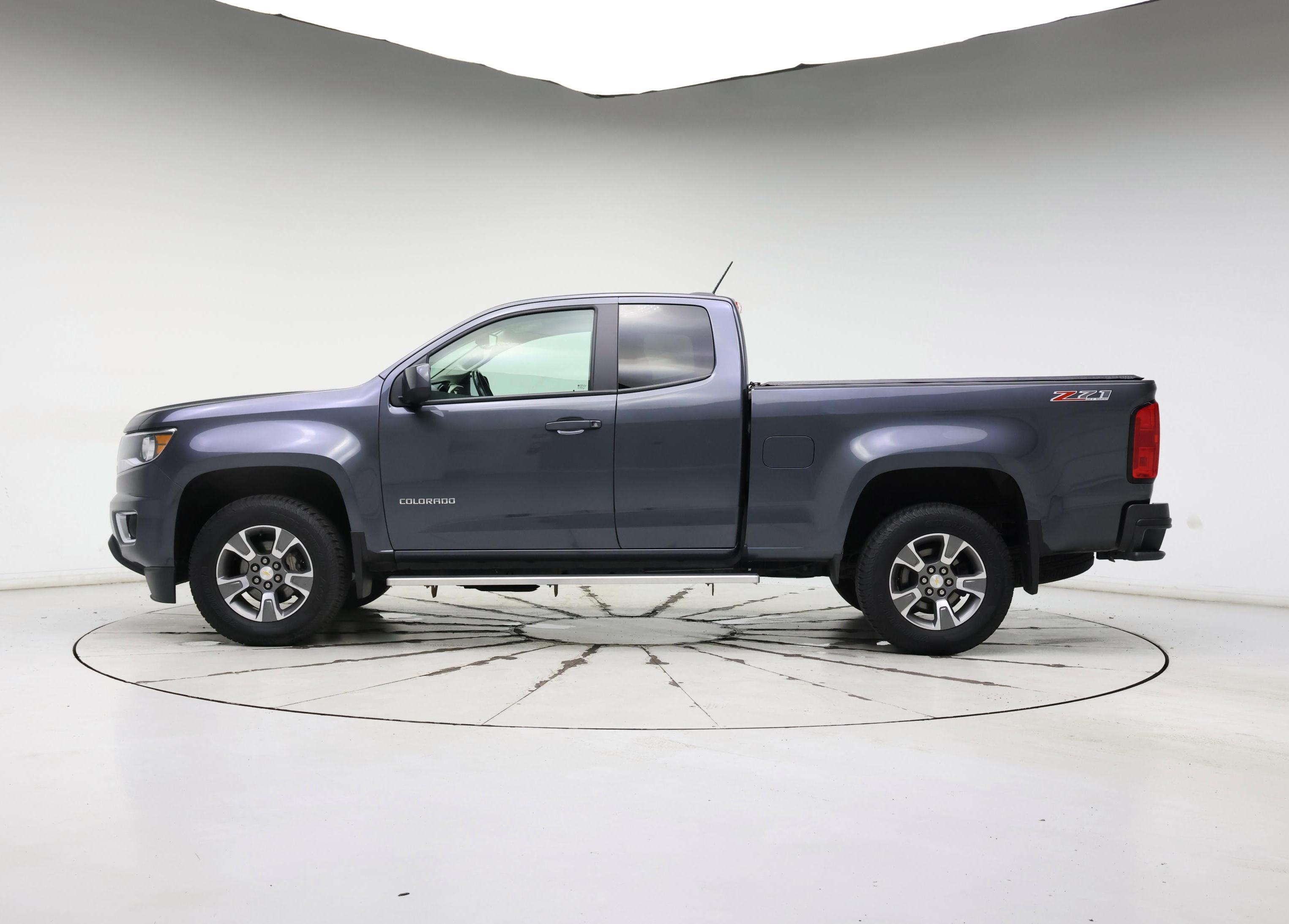 Thumbnail: 2015 Chevrolet Colorado - 3