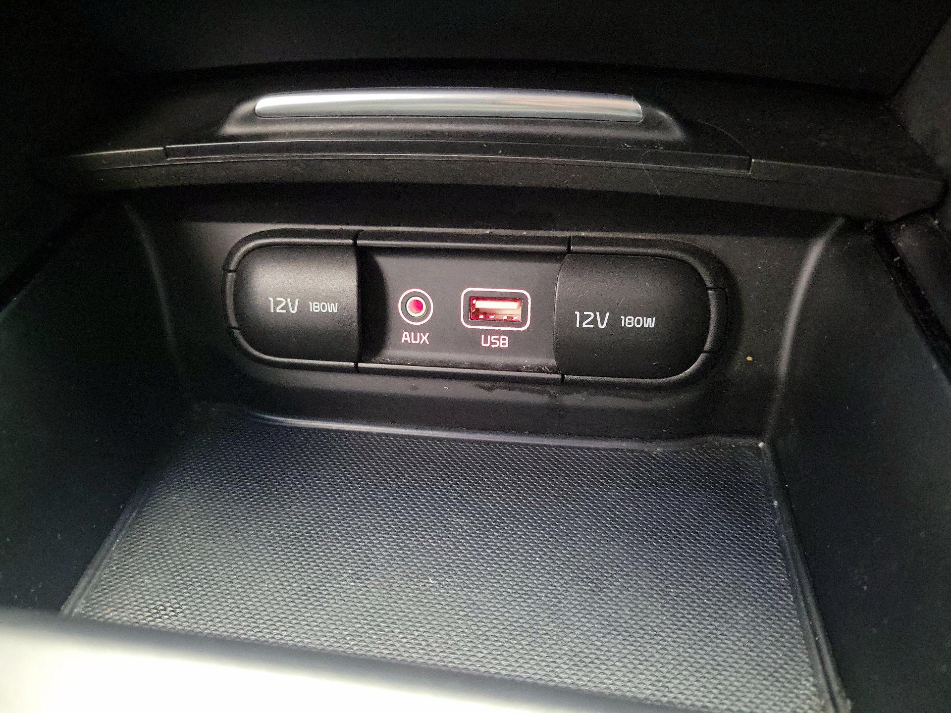 Thumbnail: 2018 Kia Optima - 18