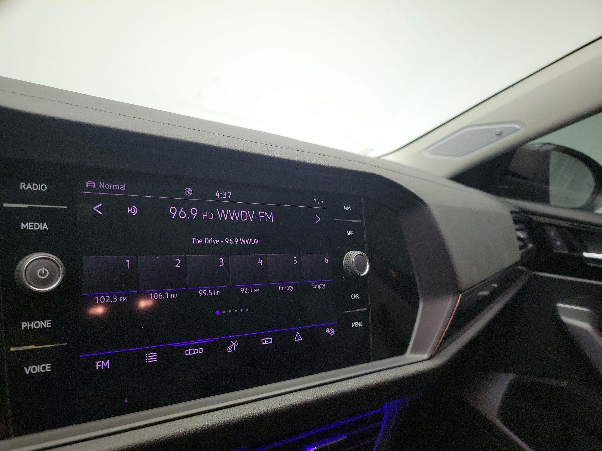 Thumbnail: 2022 Volkswagen Jetta - 15