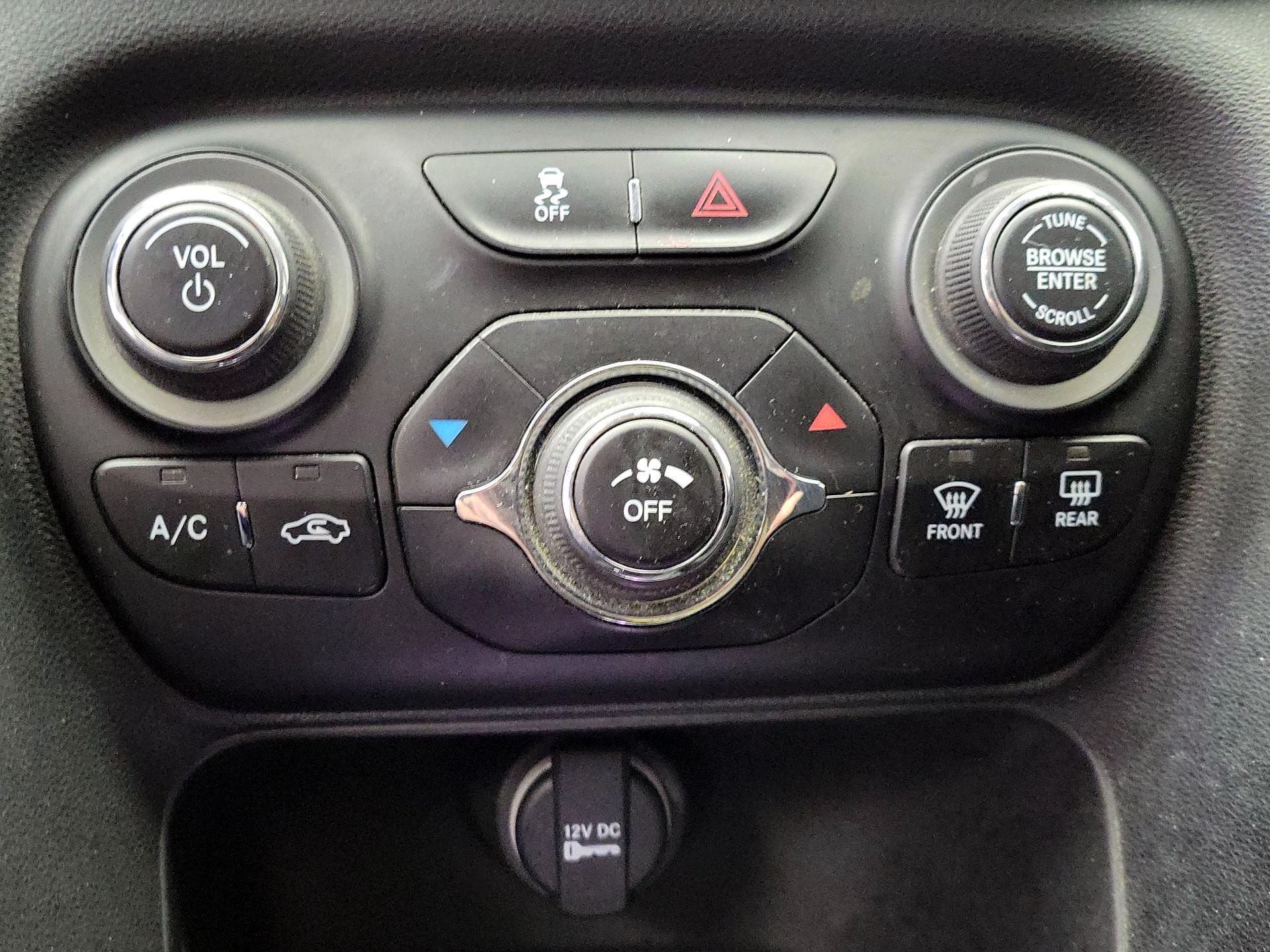Thumbnail: 2015 Dodge Dart - 16