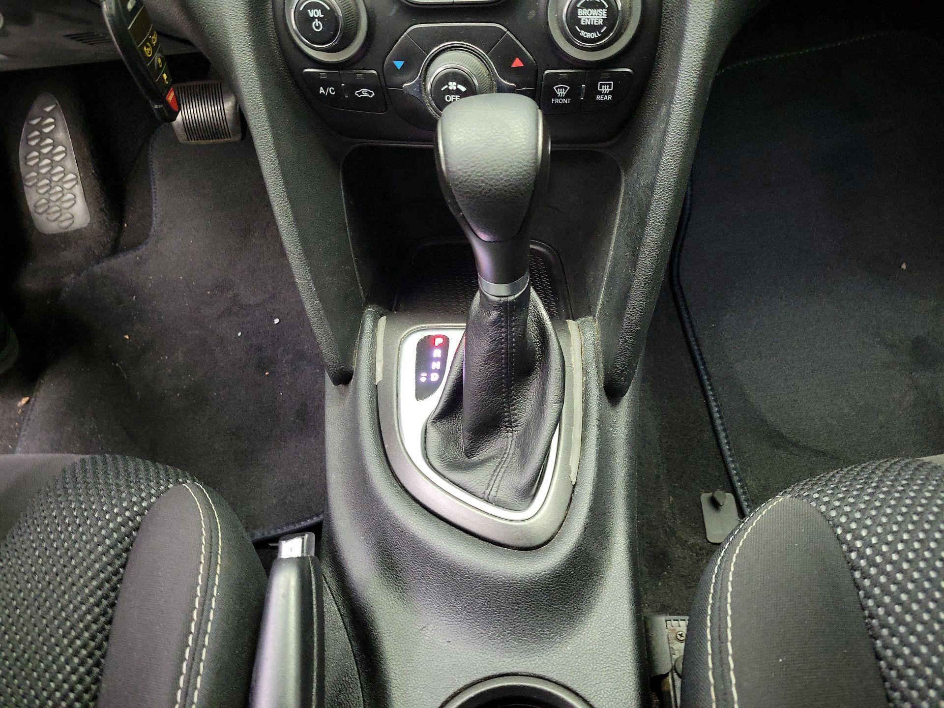 Thumbnail: 2015 Dodge Dart - 17