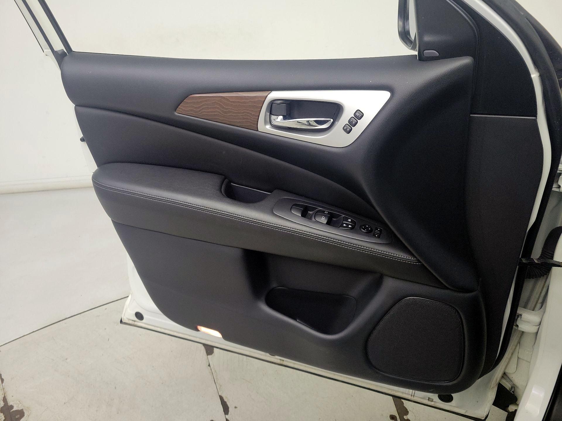 Thumbnail: 2020 Nissan Pathfinder - 12