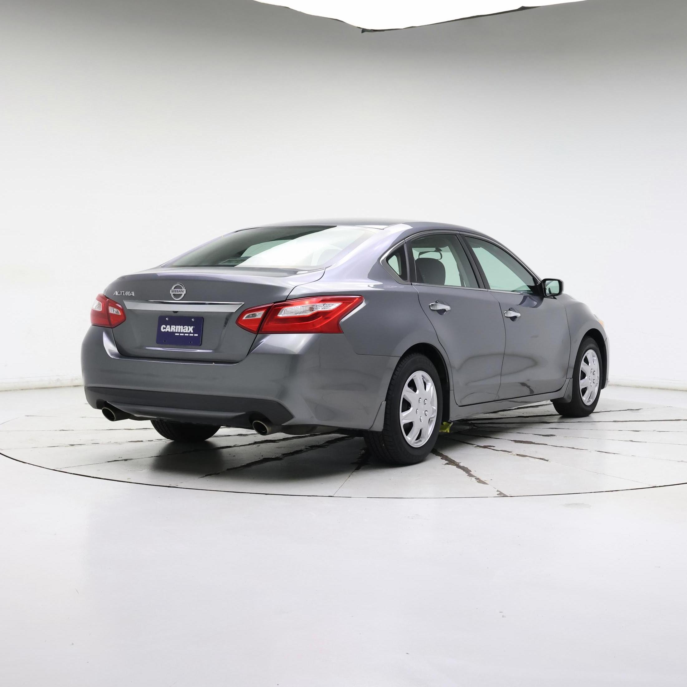 Thumbnail: 2016 Nissan Altima - 8