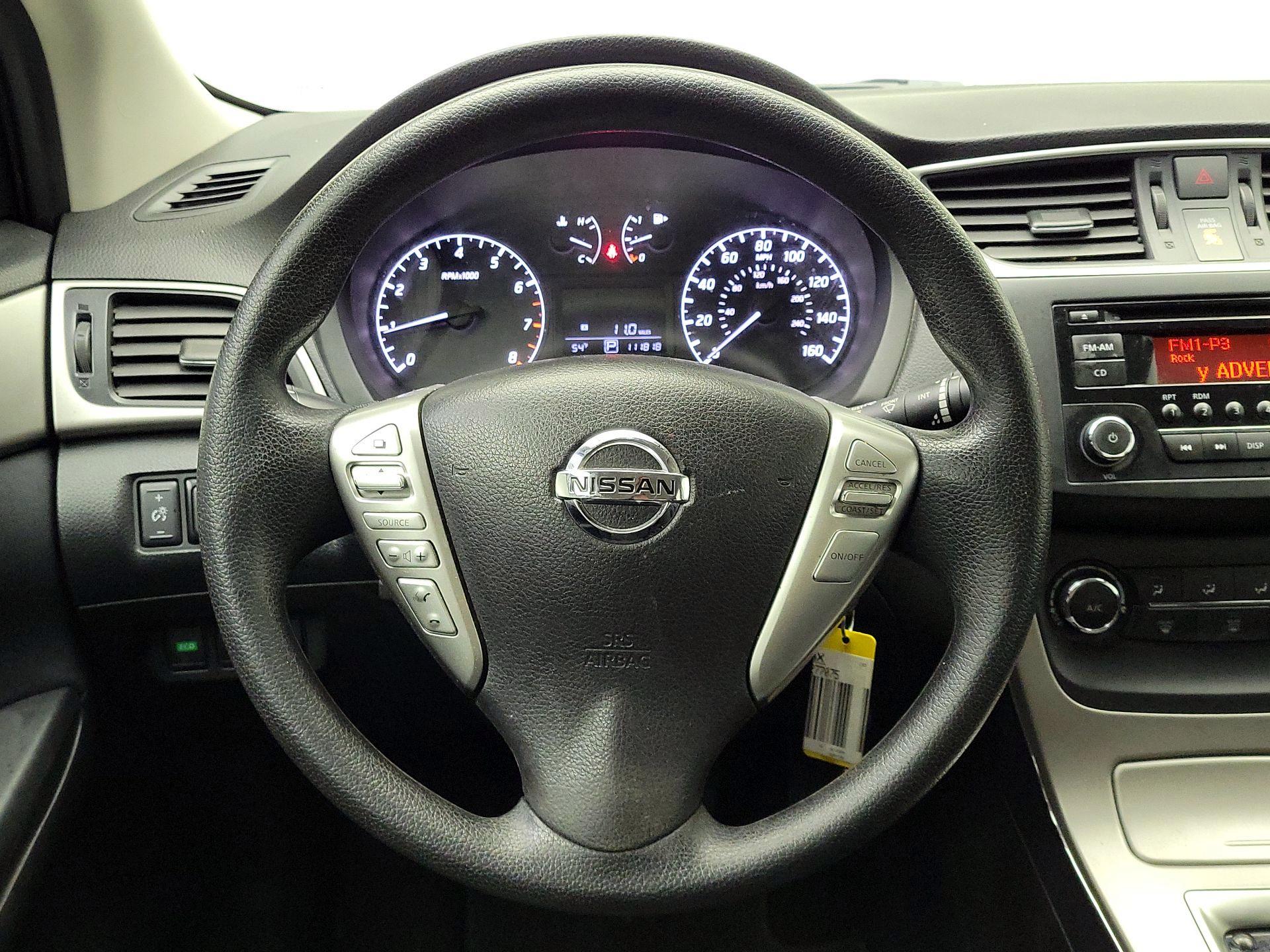 Thumbnail: 2015 Nissan Sentra - 10