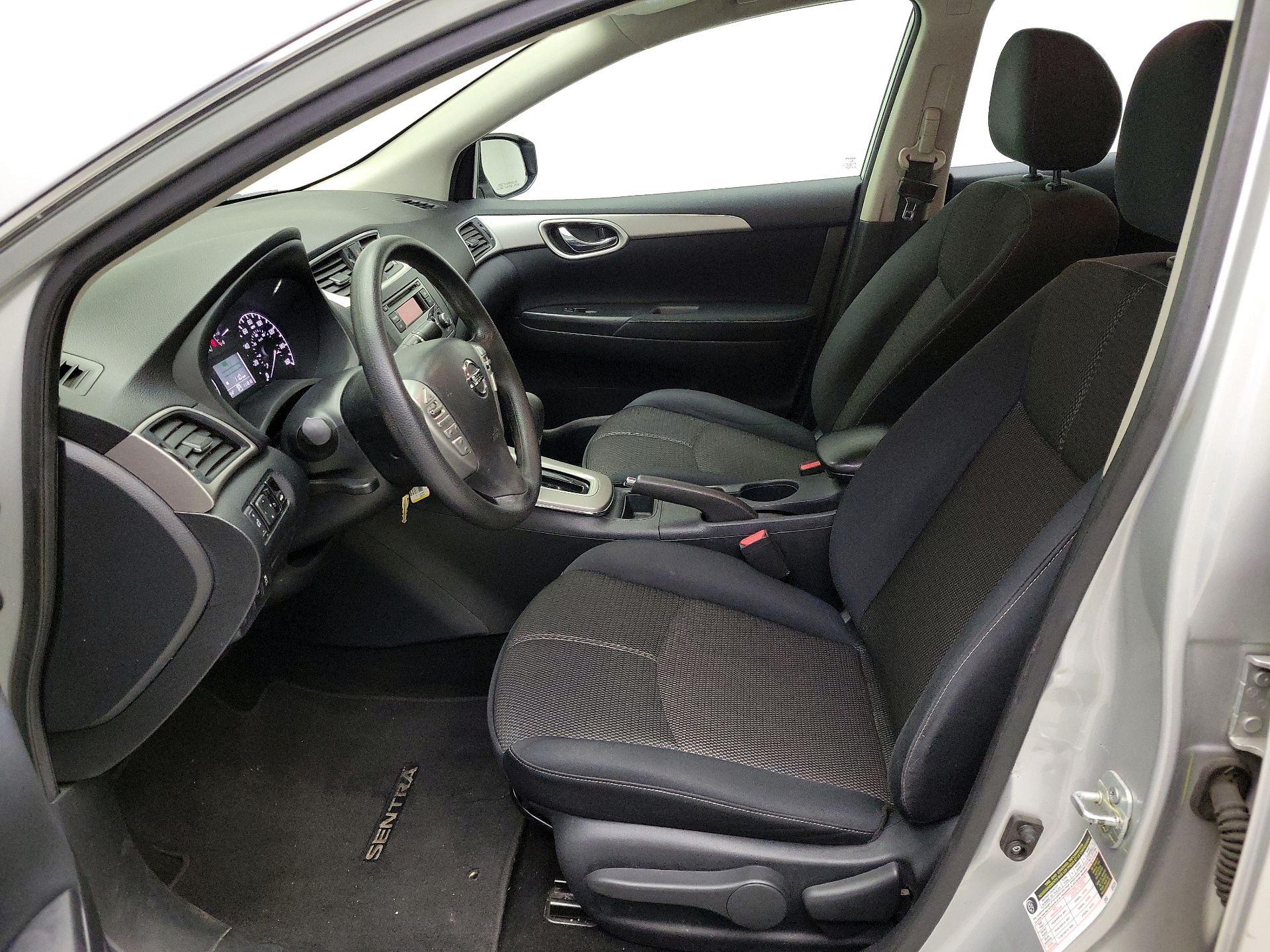 Thumbnail: 2015 Nissan Sentra - 11