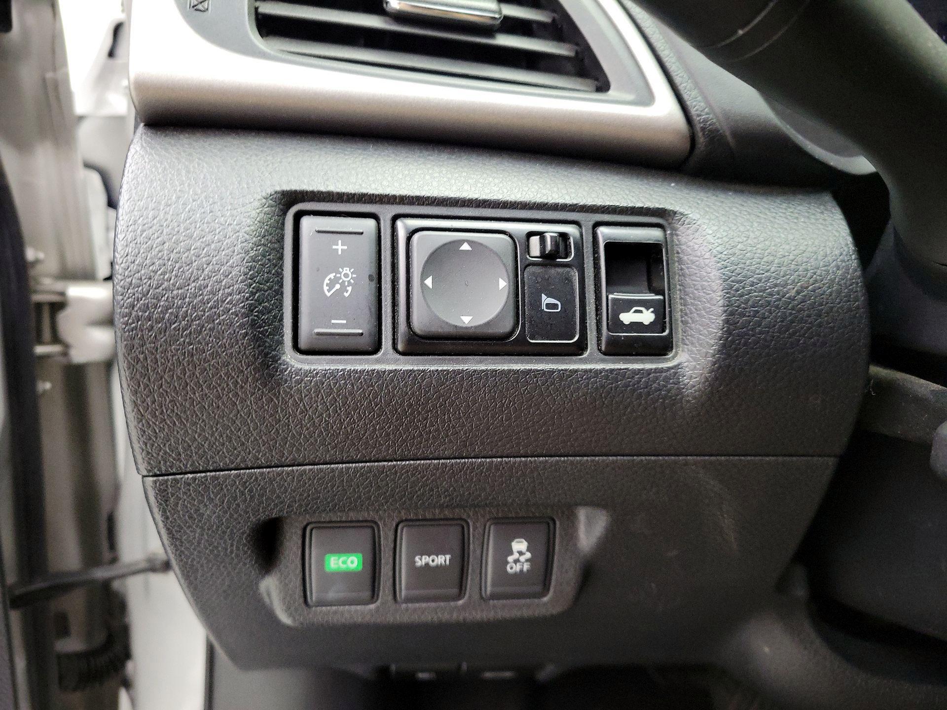 Thumbnail: 2015 Nissan Sentra - 13