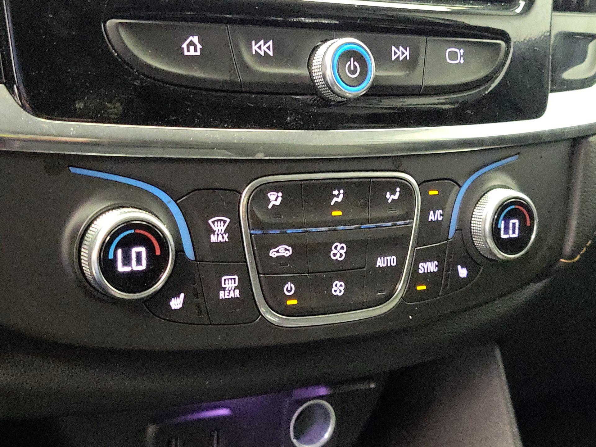 Thumbnail: 2020 Chevrolet Traverse - 16