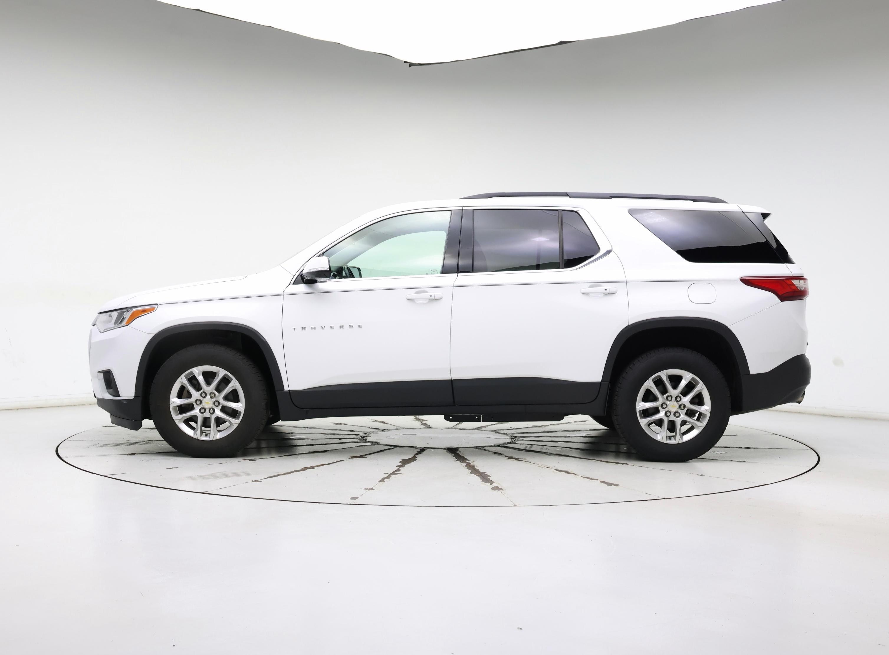 Thumbnail: 2020 Chevrolet Traverse - 3