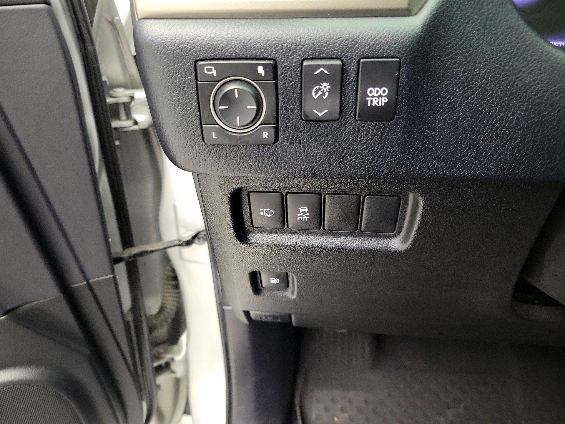 Thumbnail: 2016 Lexus GX - 13