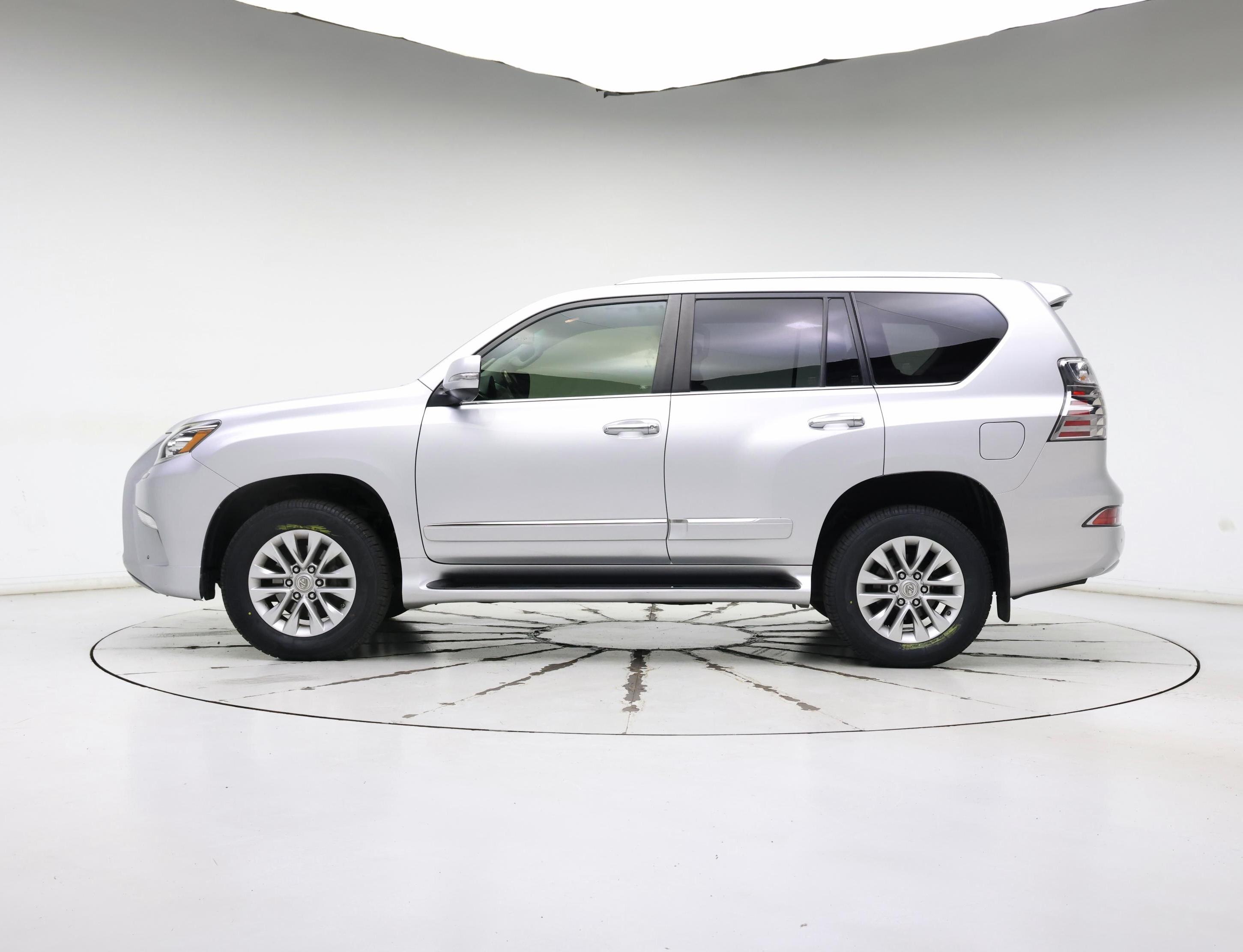 Thumbnail: 2016 Lexus GX - 3