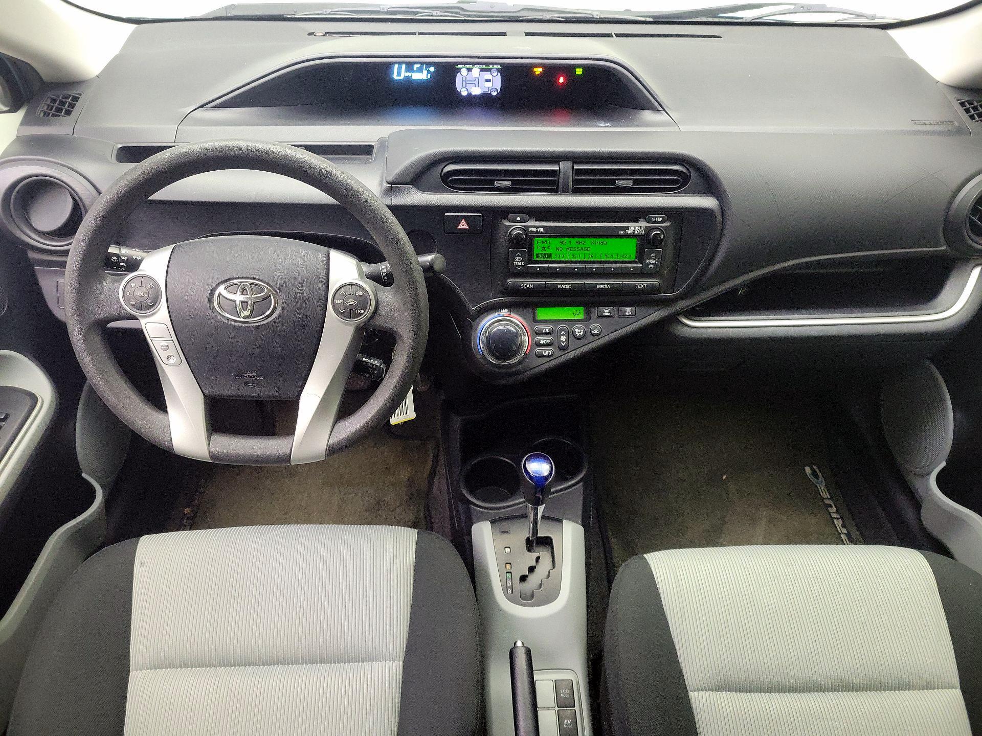 Thumbnail: 2014 Toyota Prius c - 9